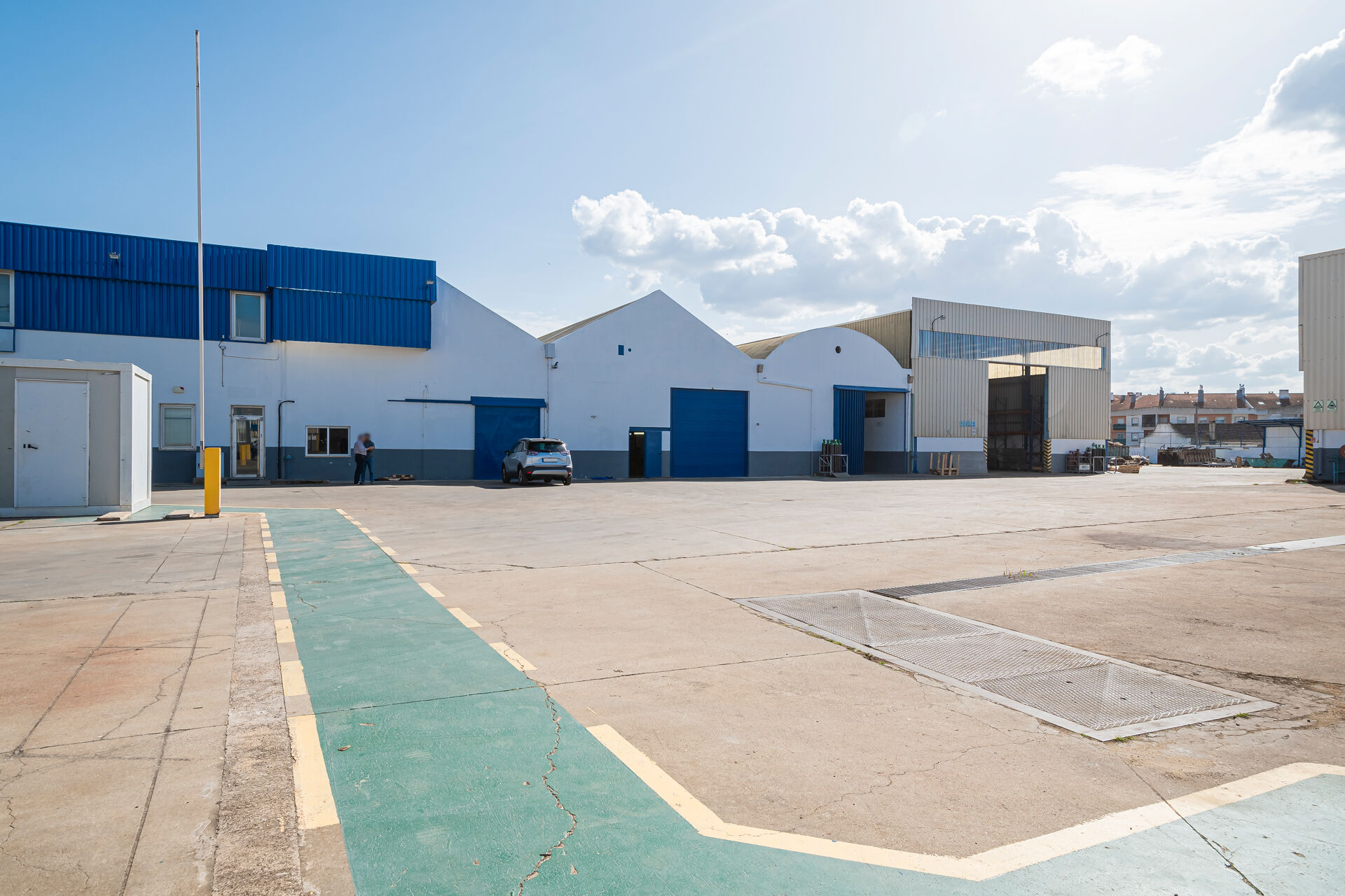 Excelente armazém com 330m2