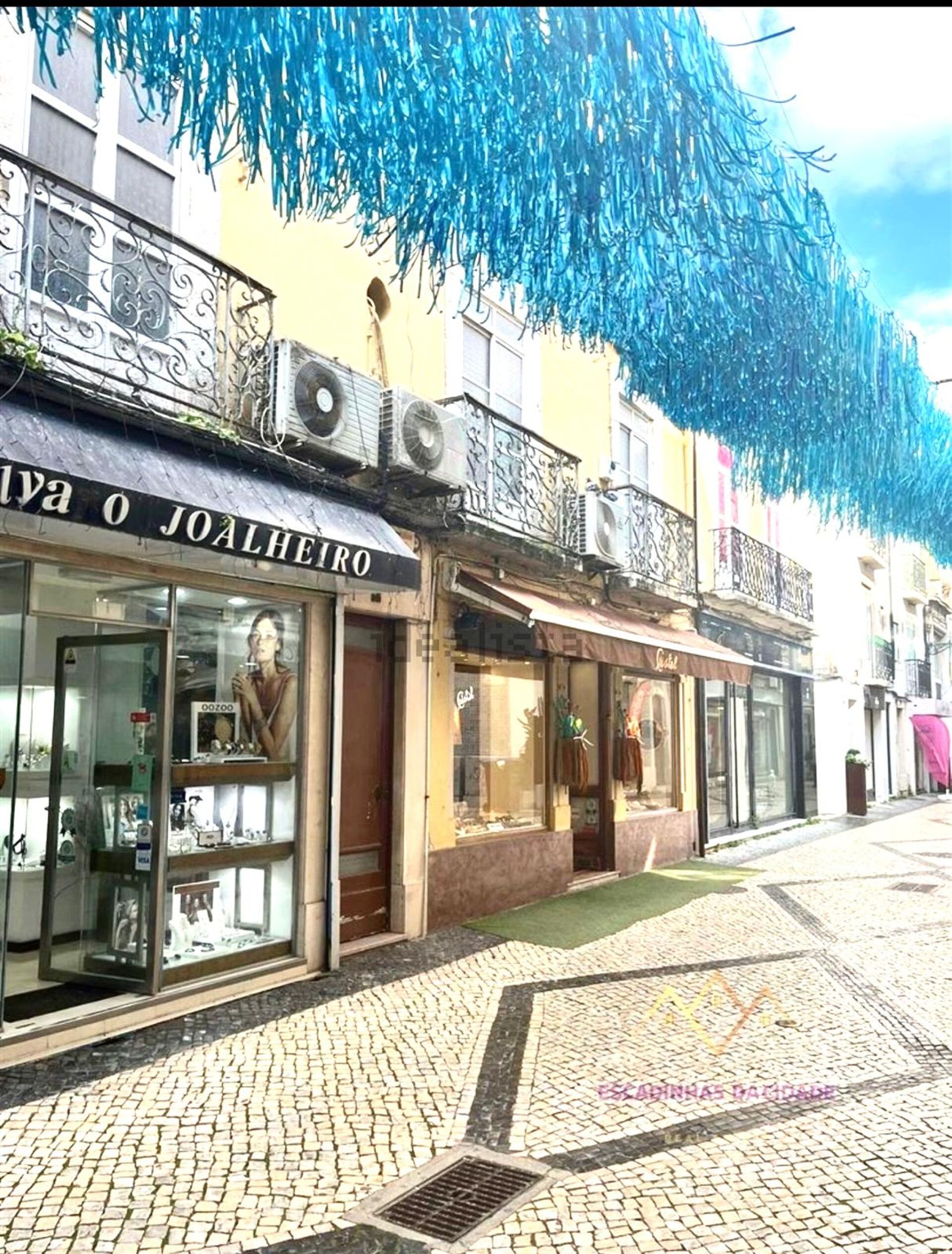 Prédio à venda na baixa de Setúbal com projeto de arquitetura aprovado