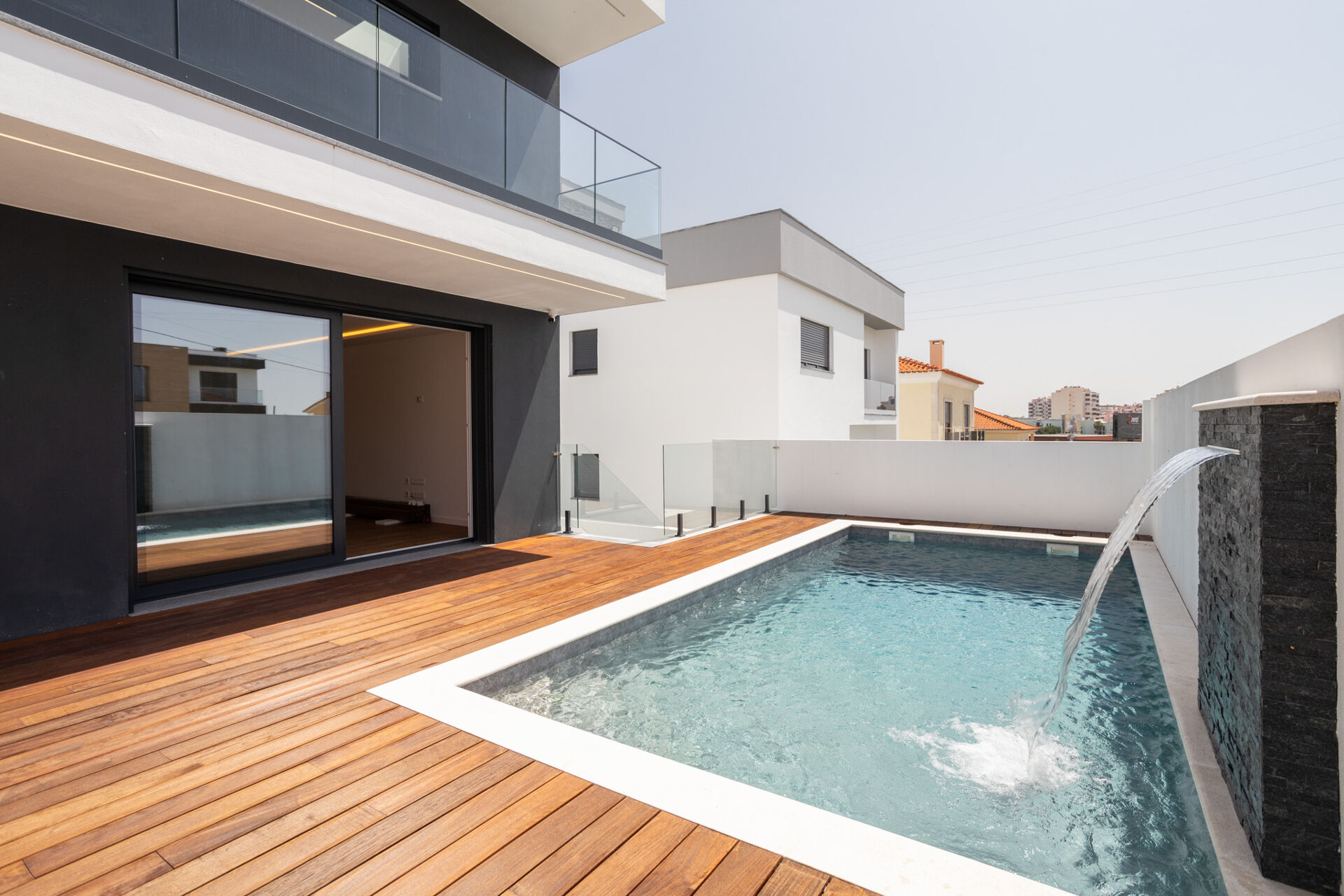 MORADIA T4 ISOLADA C/ PISCINA NA POVOA ST IRIA