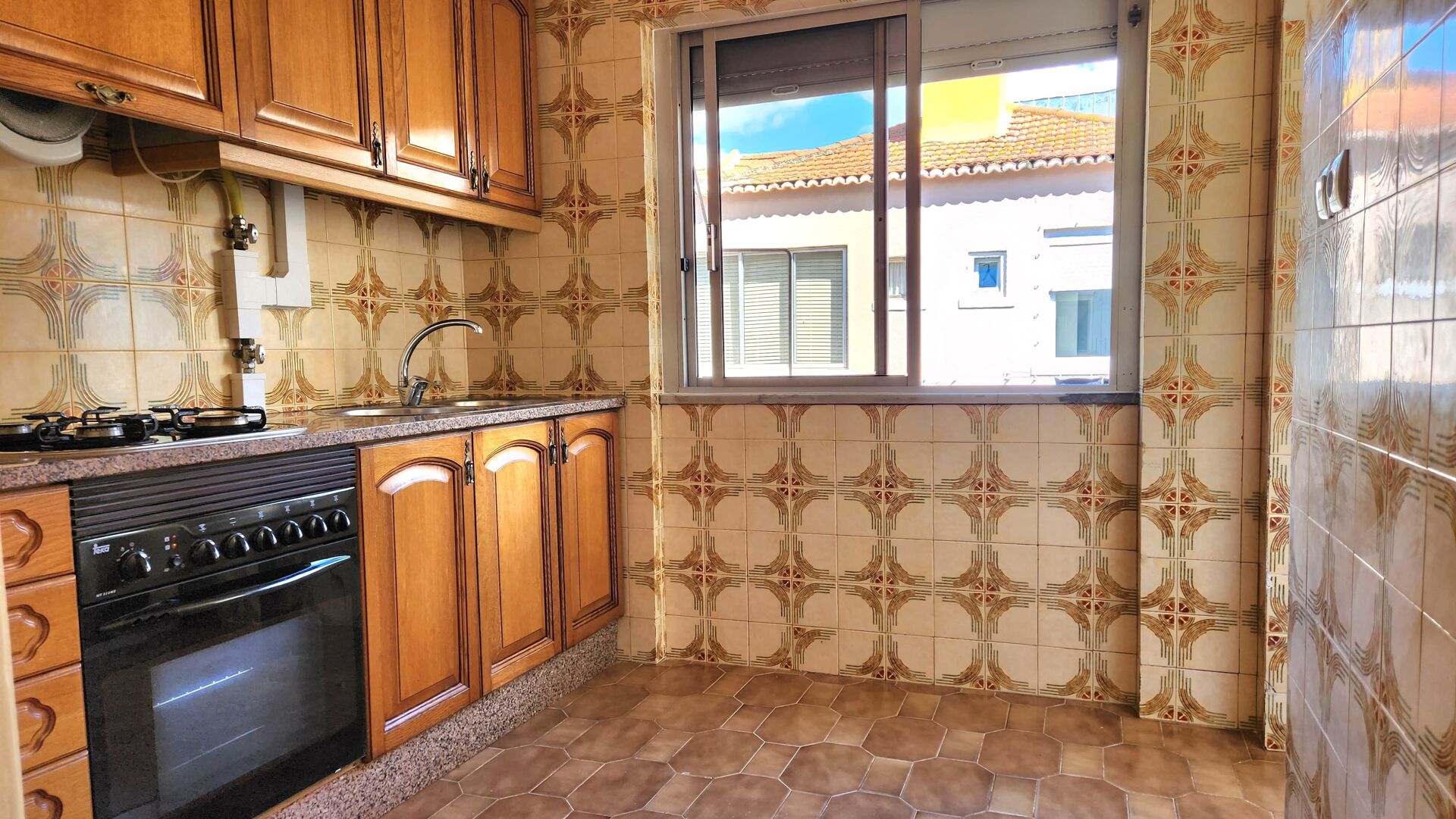 Apartamento T2 para arrendamento, em Alverca