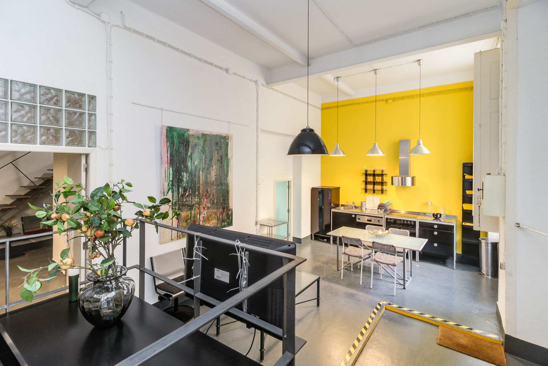 Loft estilo industrial em edifício histórico junto à Sé de Lisboa