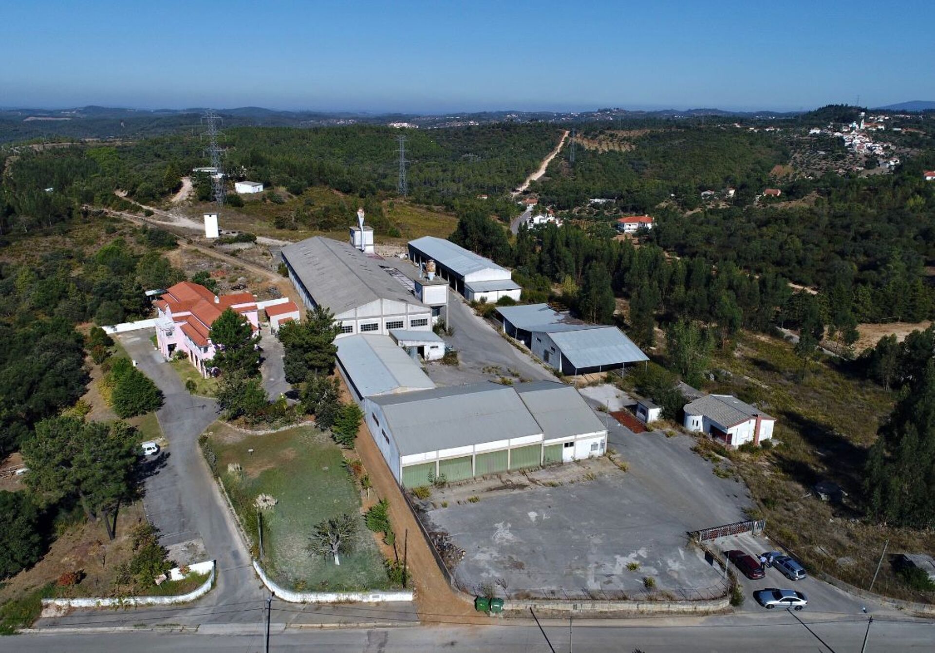 Complexo Fabril em Tomar: Localização Privilegiada a 2 km da A23