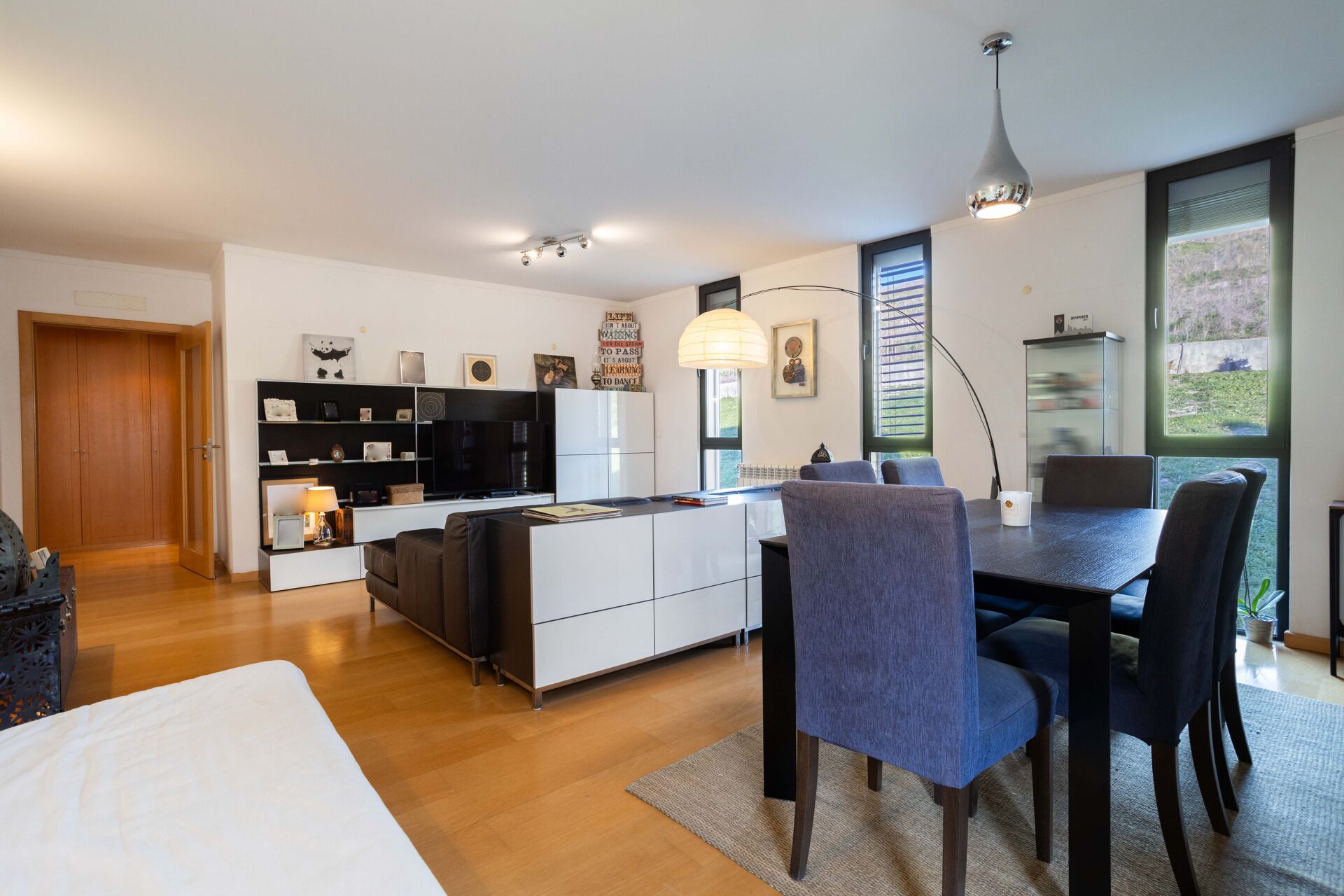 RESERVADO Apt Moderno e Luminoso Condomínio com 3 lugares de garagem