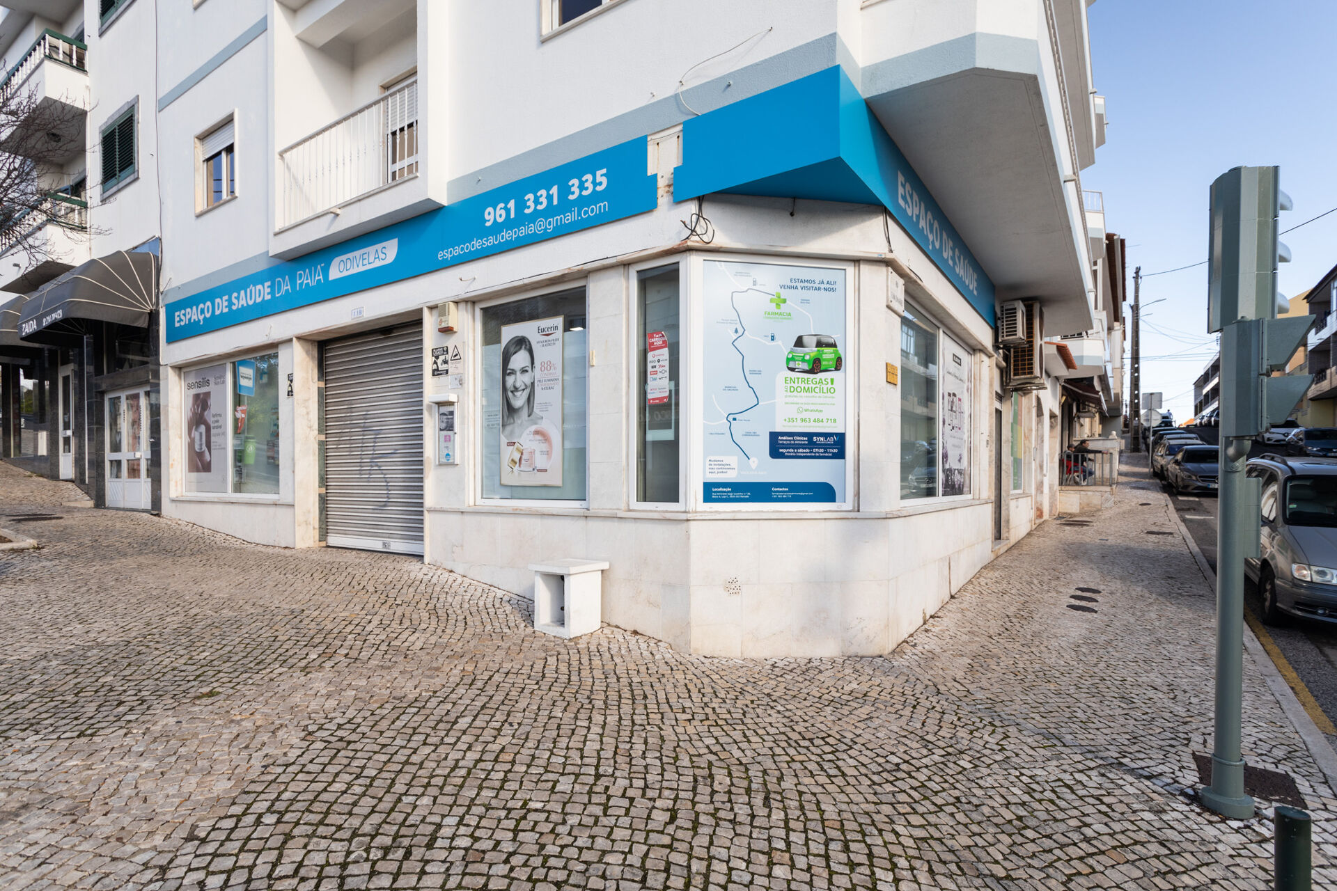 Arrenda-se Loja Comercial em Pontinha/Famões