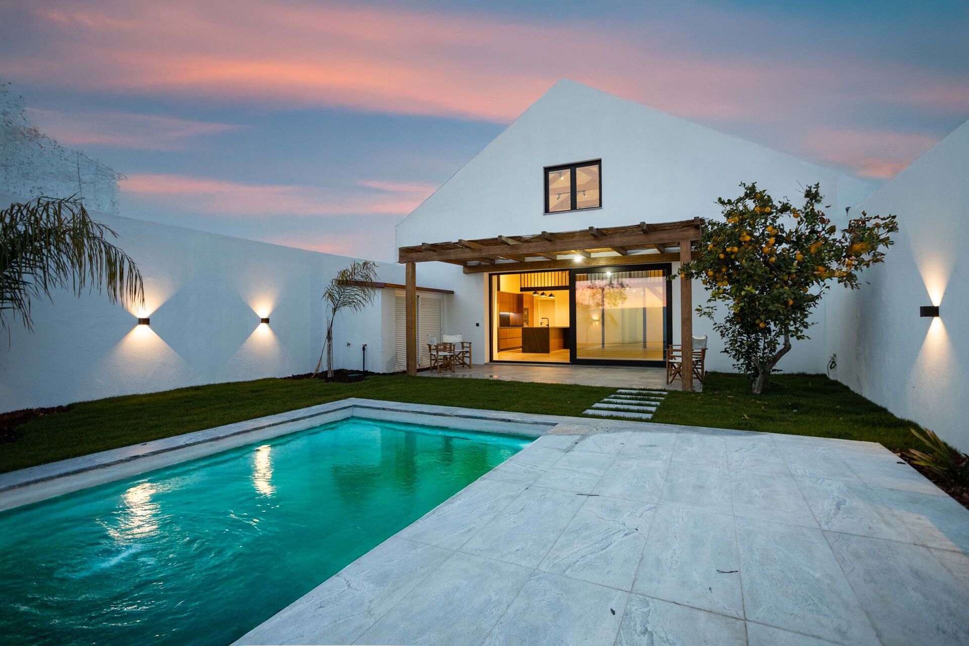 Armazém Convertido num  Loft charmoso com Jardim e Piscina em Sarilhos Grandes
