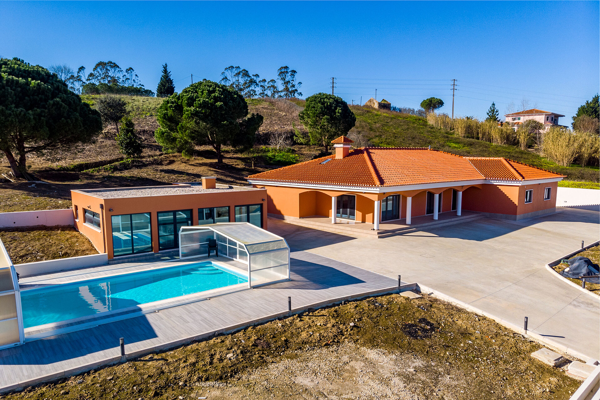 Propriedade com Moradia T5 com piscina ,Sobral de Monte Agraço