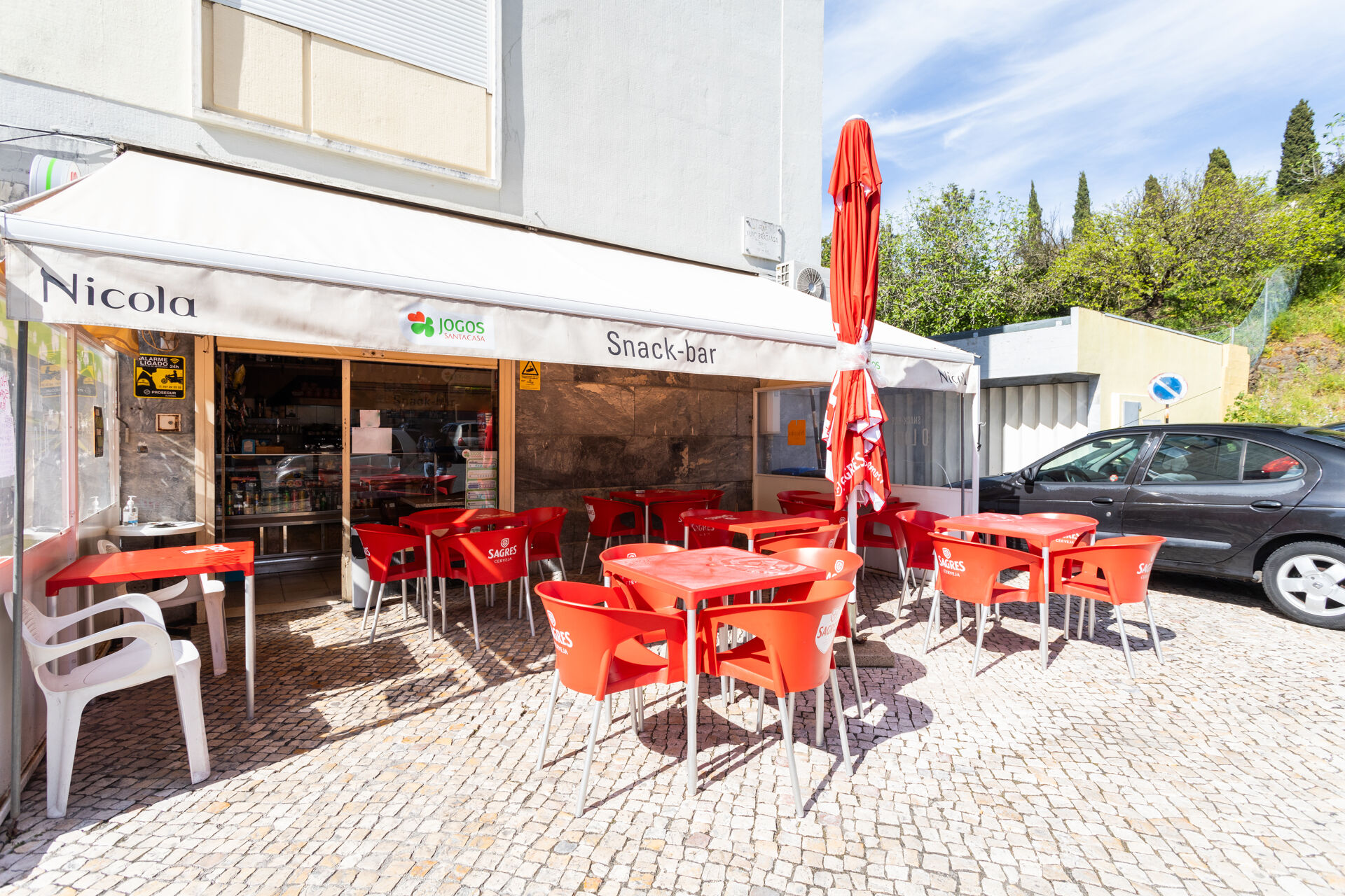 Trespasse de Café/Snack-Bar com Jogos Santa Casa – Oportunidade Única no Restelo, Lisboa