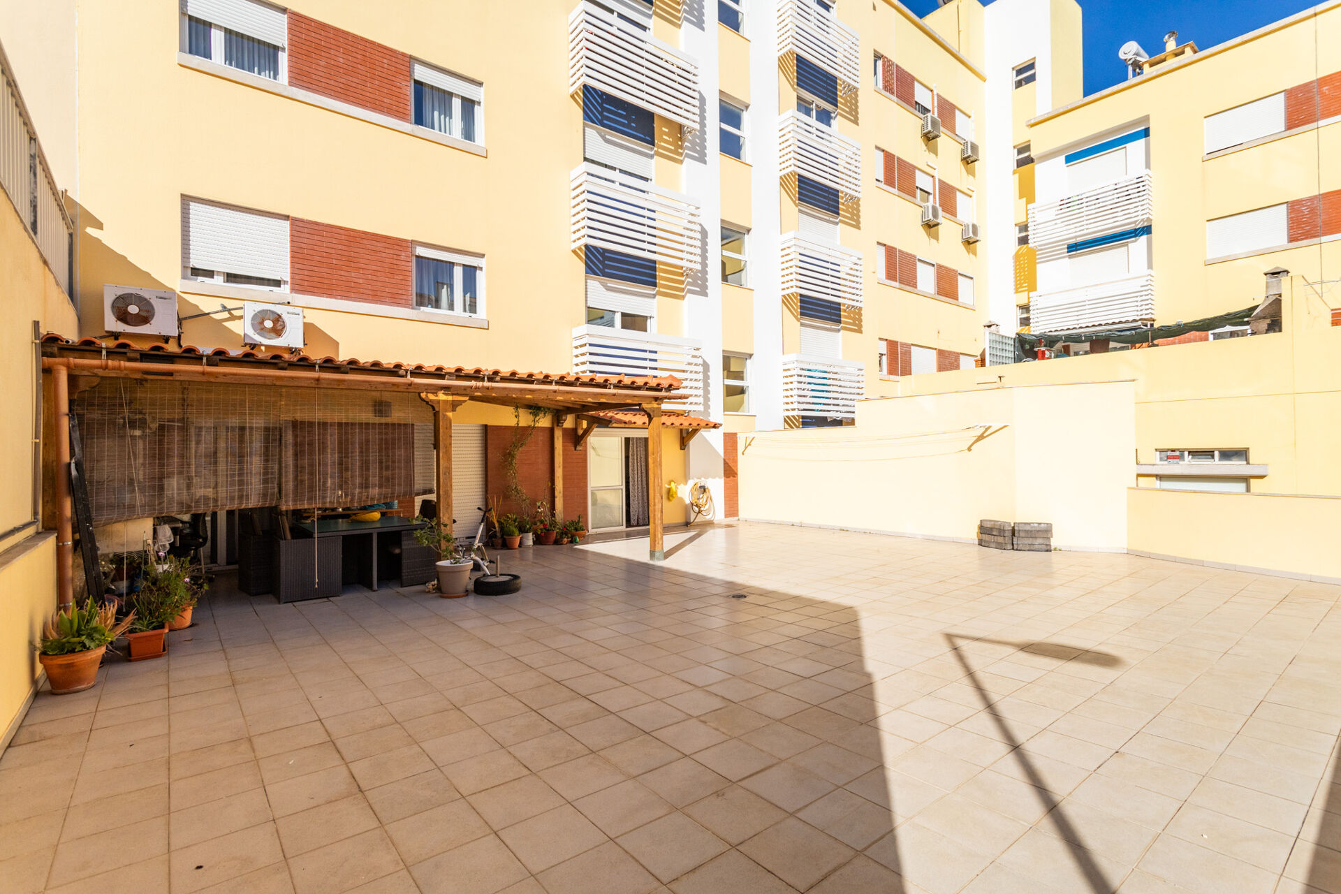 T3 com Terraço e Garagem Santa Iria da Azóia