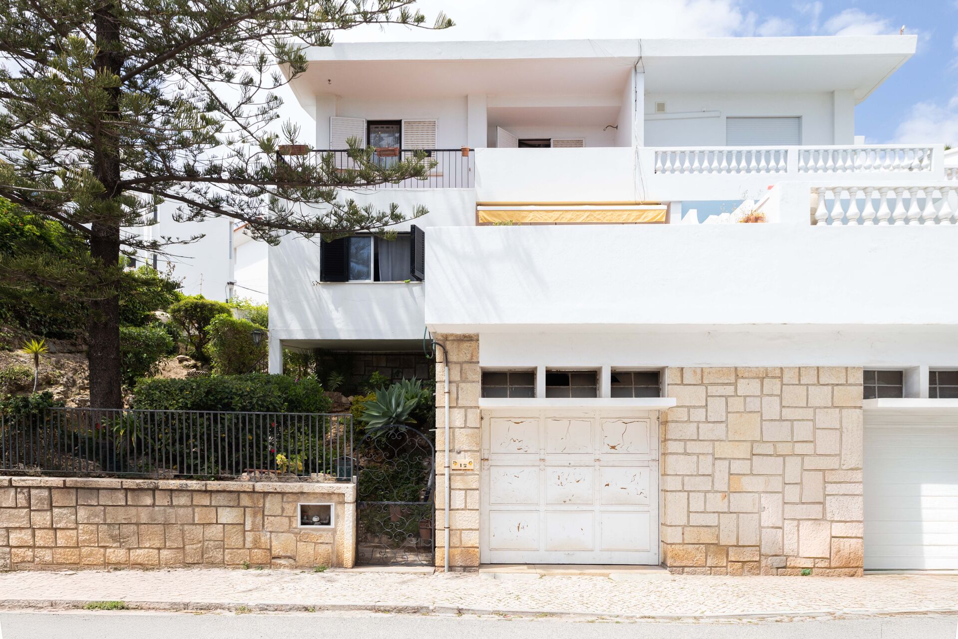 Moradia de Sonho com Piscina, Jardim e Terraço a 5 minutos da praia! Ideal para Famílias!