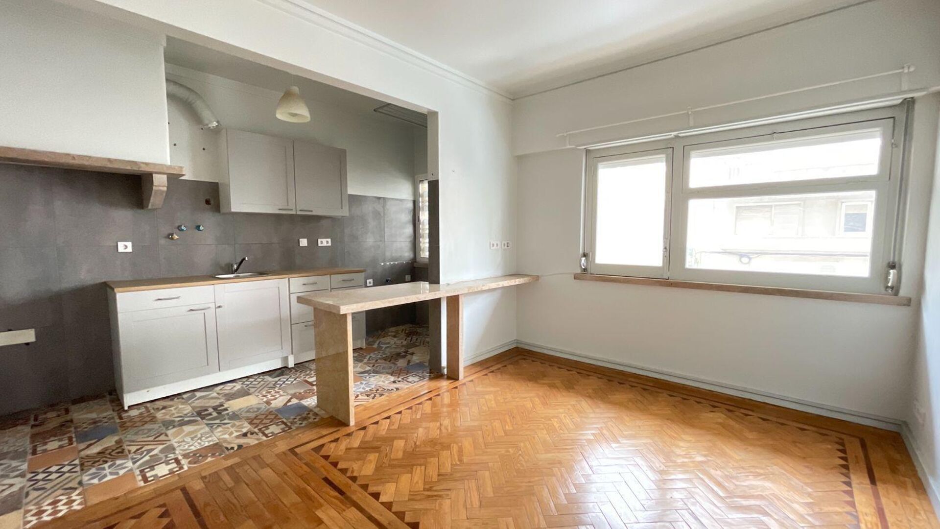 APARTAMENTO T1 NA RUA TOMÁS DA ANUNCIAÇÃO