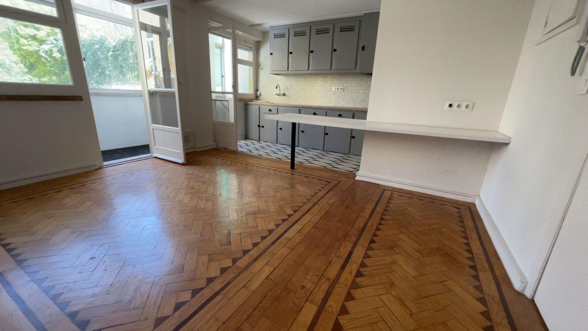 APARTAMENTO T1 NA RUA TOMÁS DA ANUNCIAÇÃO