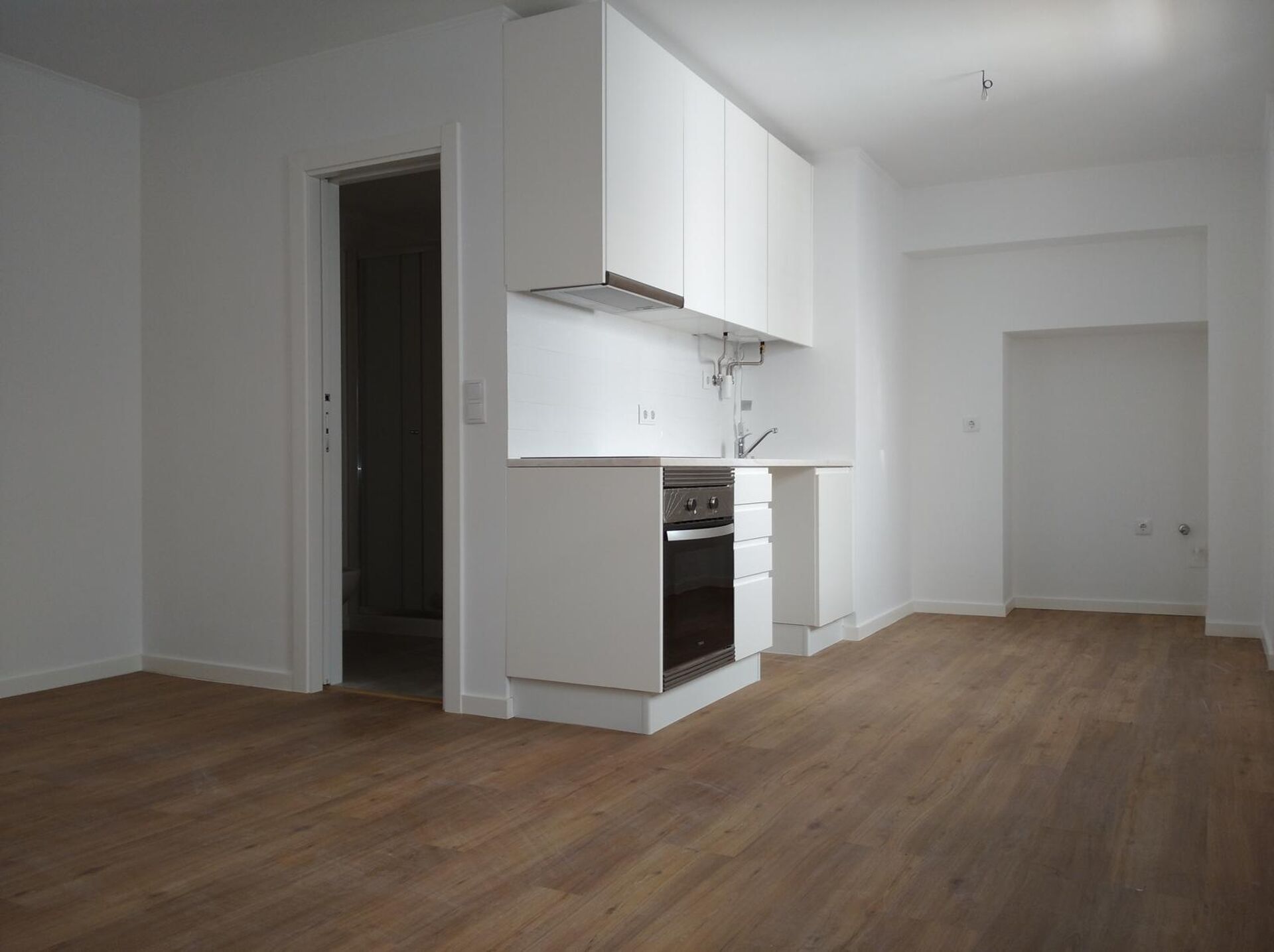 APARTAMENTO T1 NA RUA POSSIDÓNIO DA SILVA