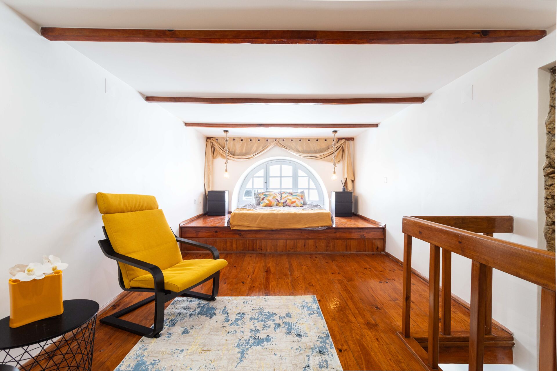 Apartamento T1 Duplex ao Lado do Castelo de S. Jorge: Charme Histórico com Toque Contemporâneo!