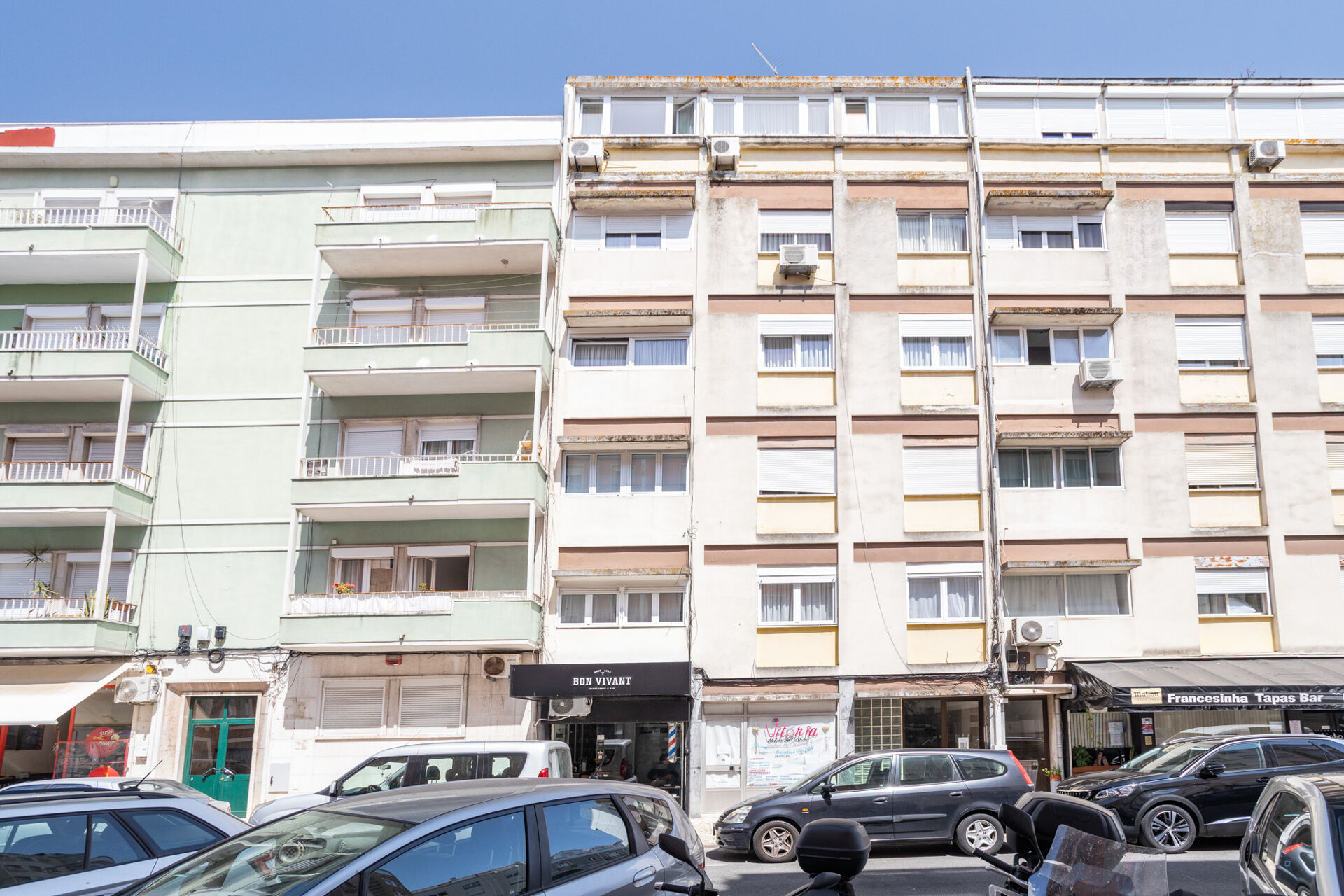 T2 em Campo de Ourique perto do Jardim da Parada com elevador e arrecadação