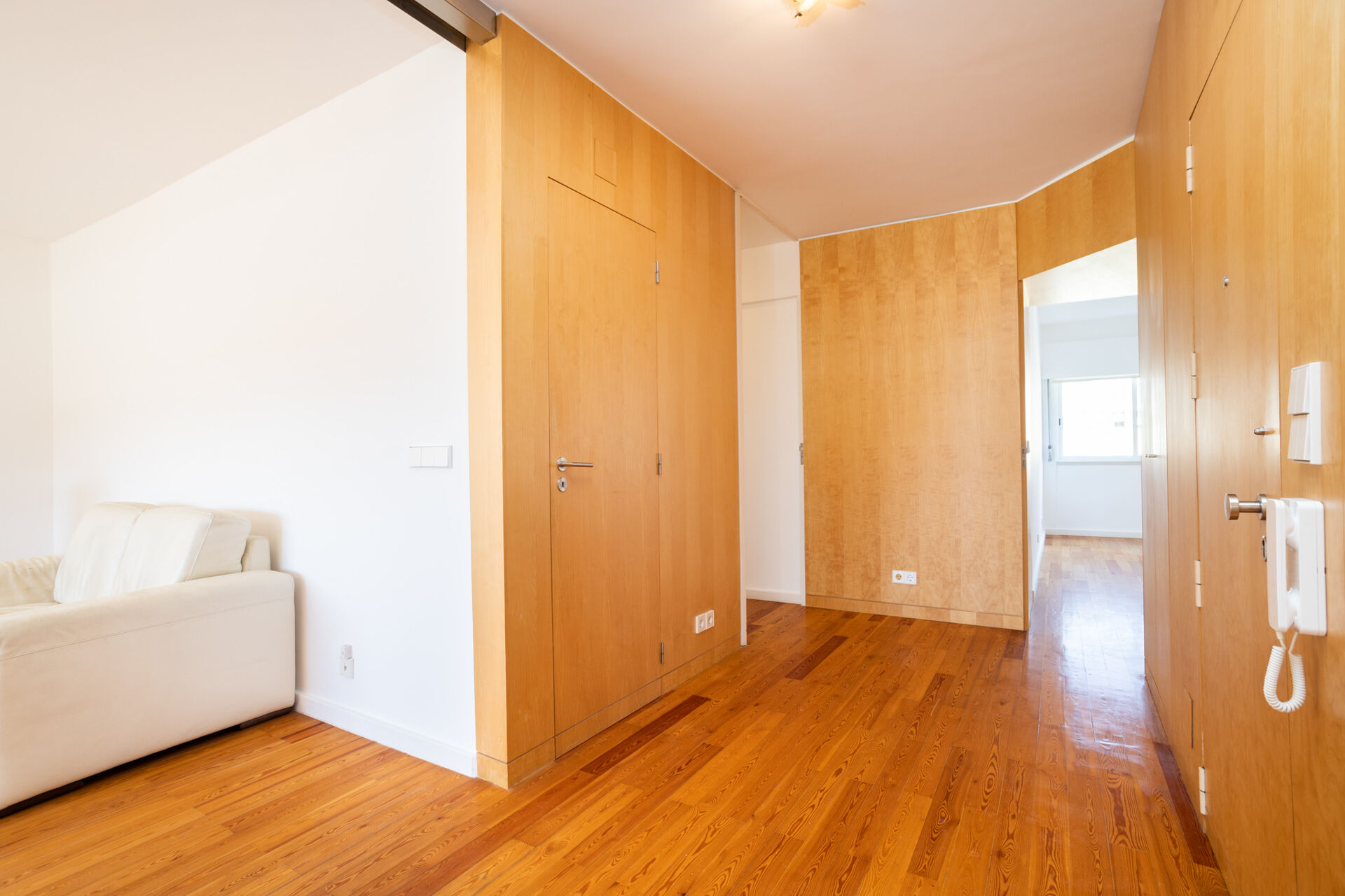 Apartamento T3 com lugar de garagem São Domingos de Benfica/ Soeiros