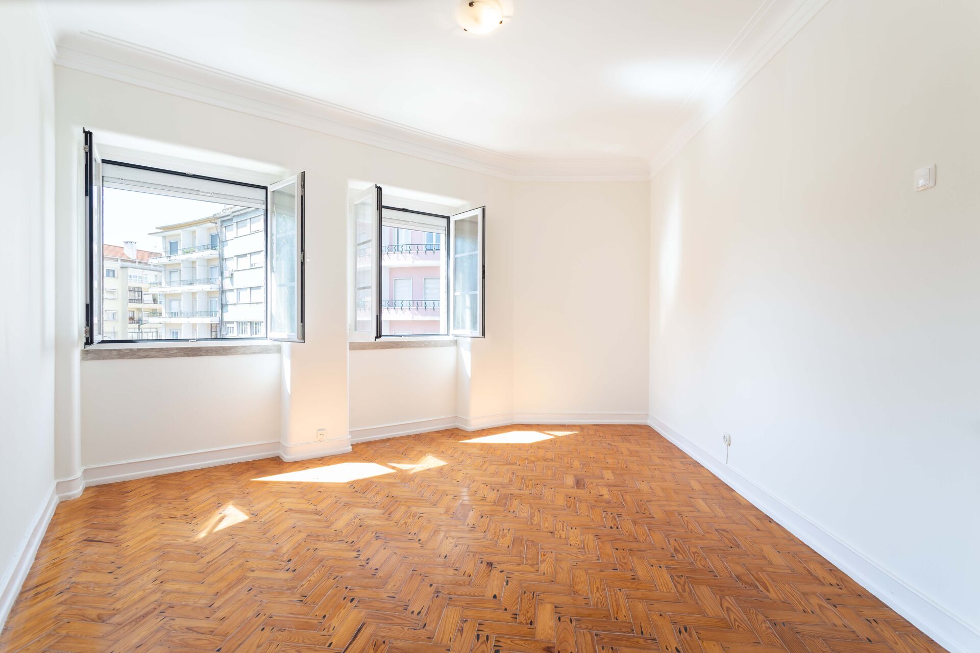 Apartamento T2 na Praça Paiva Couceiro