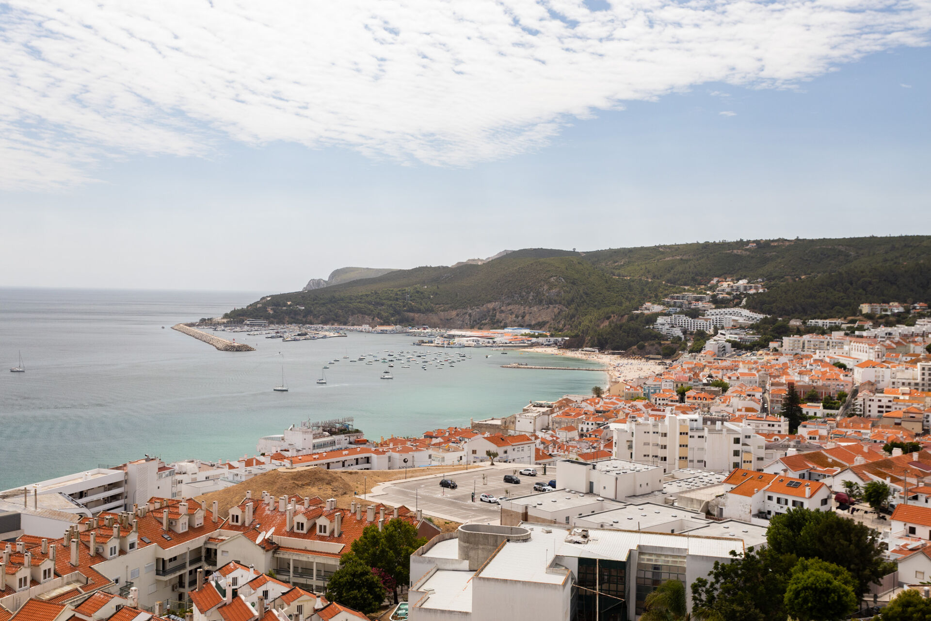 Apartamento com Vista Mar em Sesimbra – Pronto a Habitar!