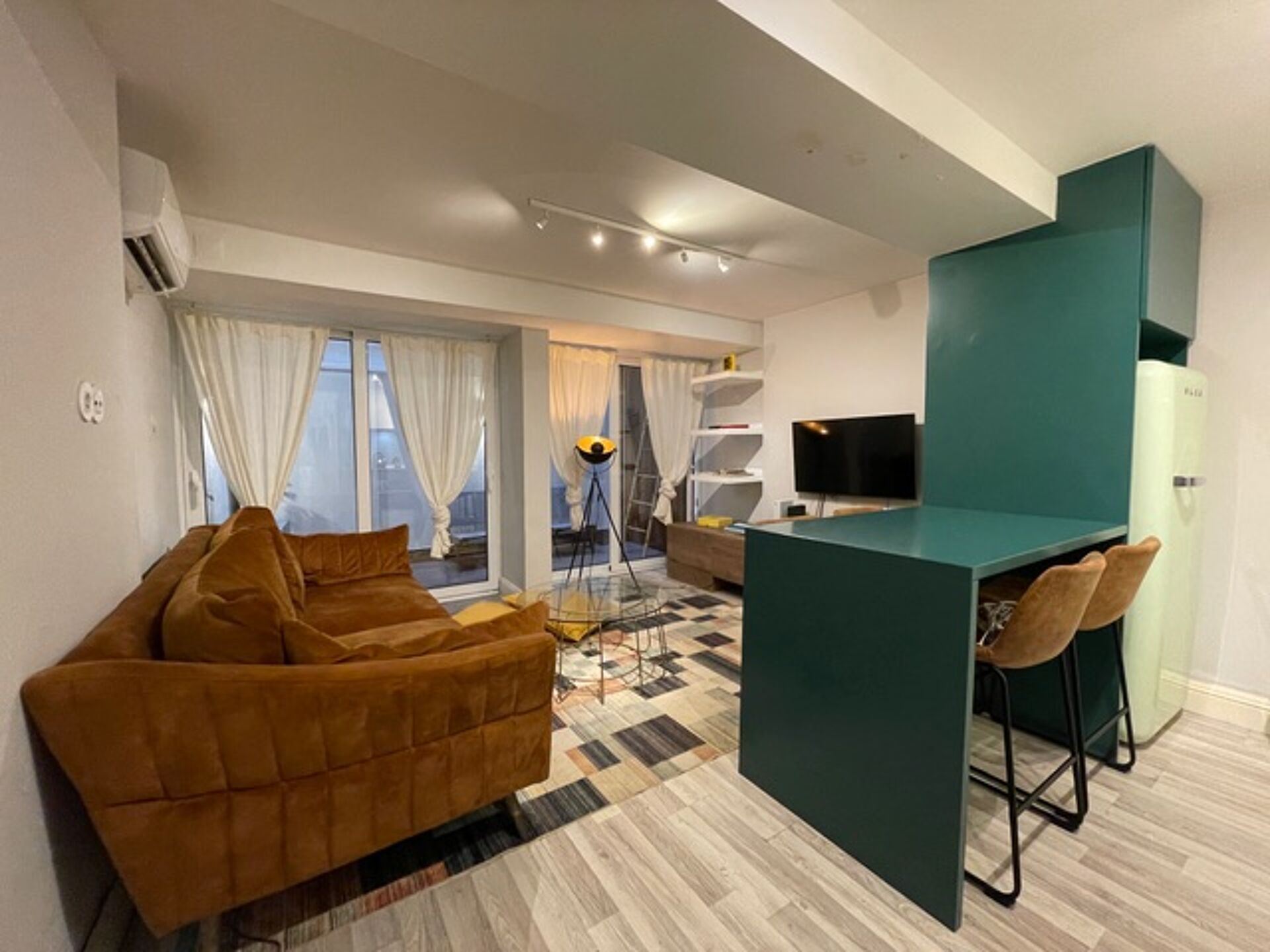 Apartamento T1 Renovado no Campo dos Mártires da Pátria — Lisboa