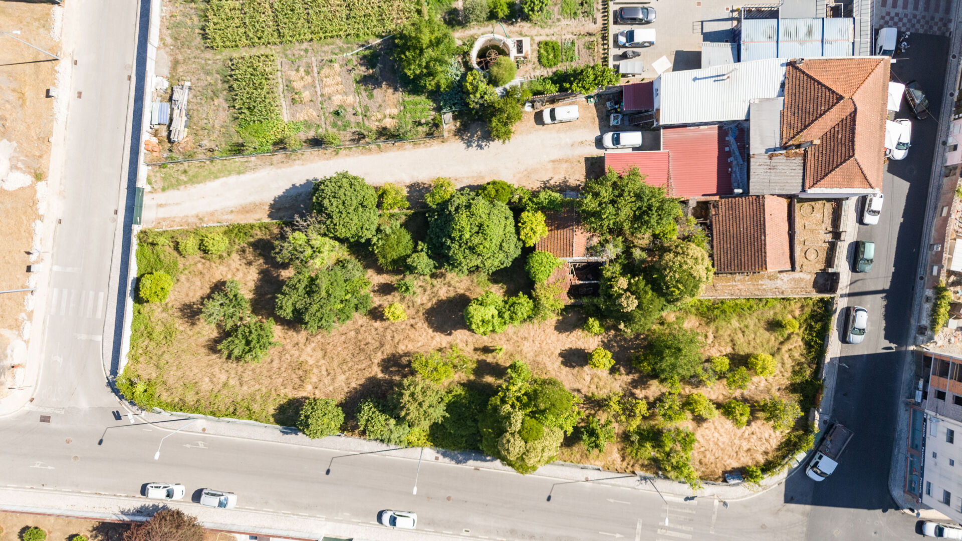 Terreno Único para Construção de até 60 Apartamentos no Centro de Cantanhede