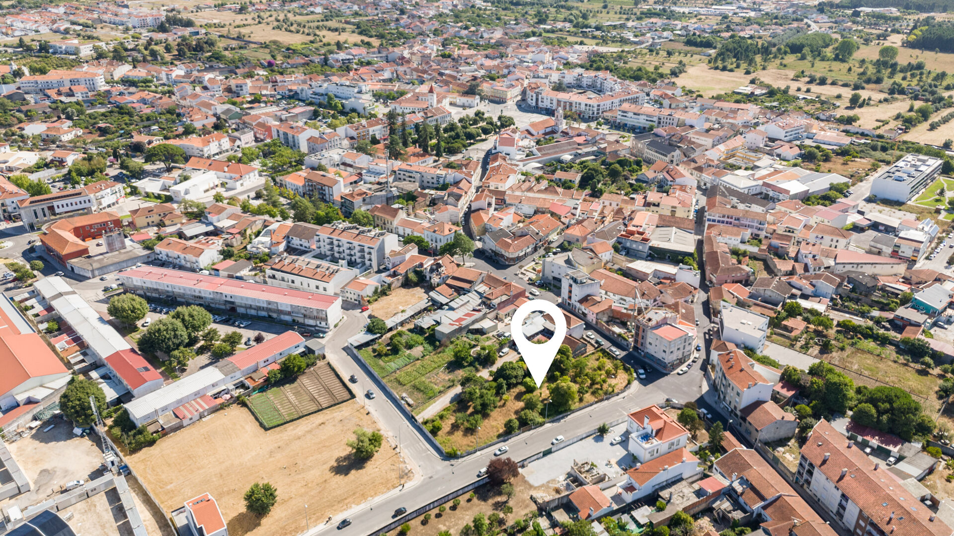Terreno Único para Construção de até 60 Apartamentos no Centro de Cantanhede
