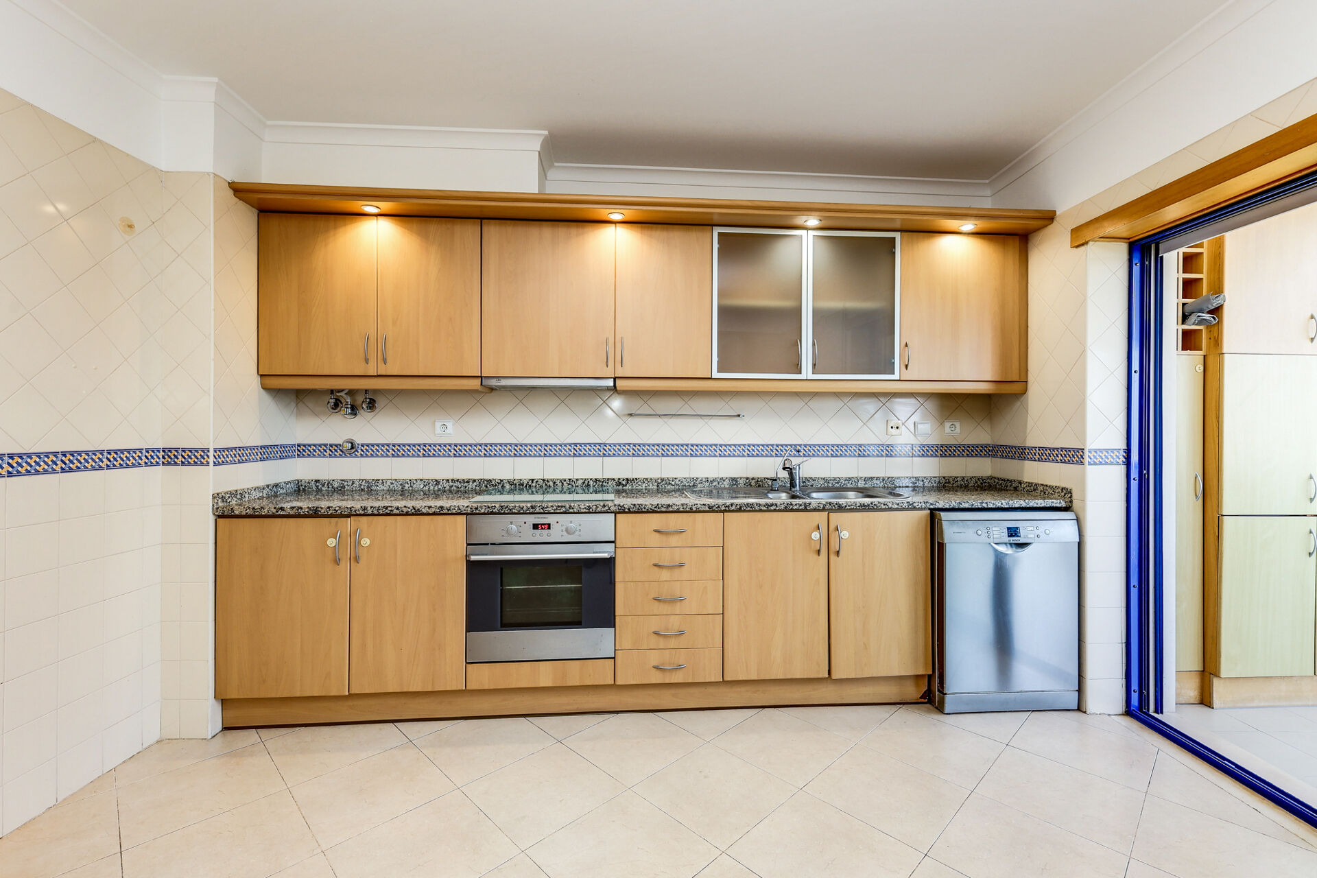 Apartamento Familiar T2 com Vista Mar na Charneca de Caparica 