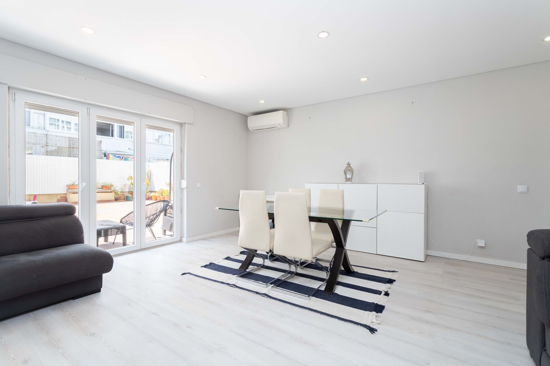 Apartamento Familiar Renovado no Centro – Espaço, Conforto e Elegância!