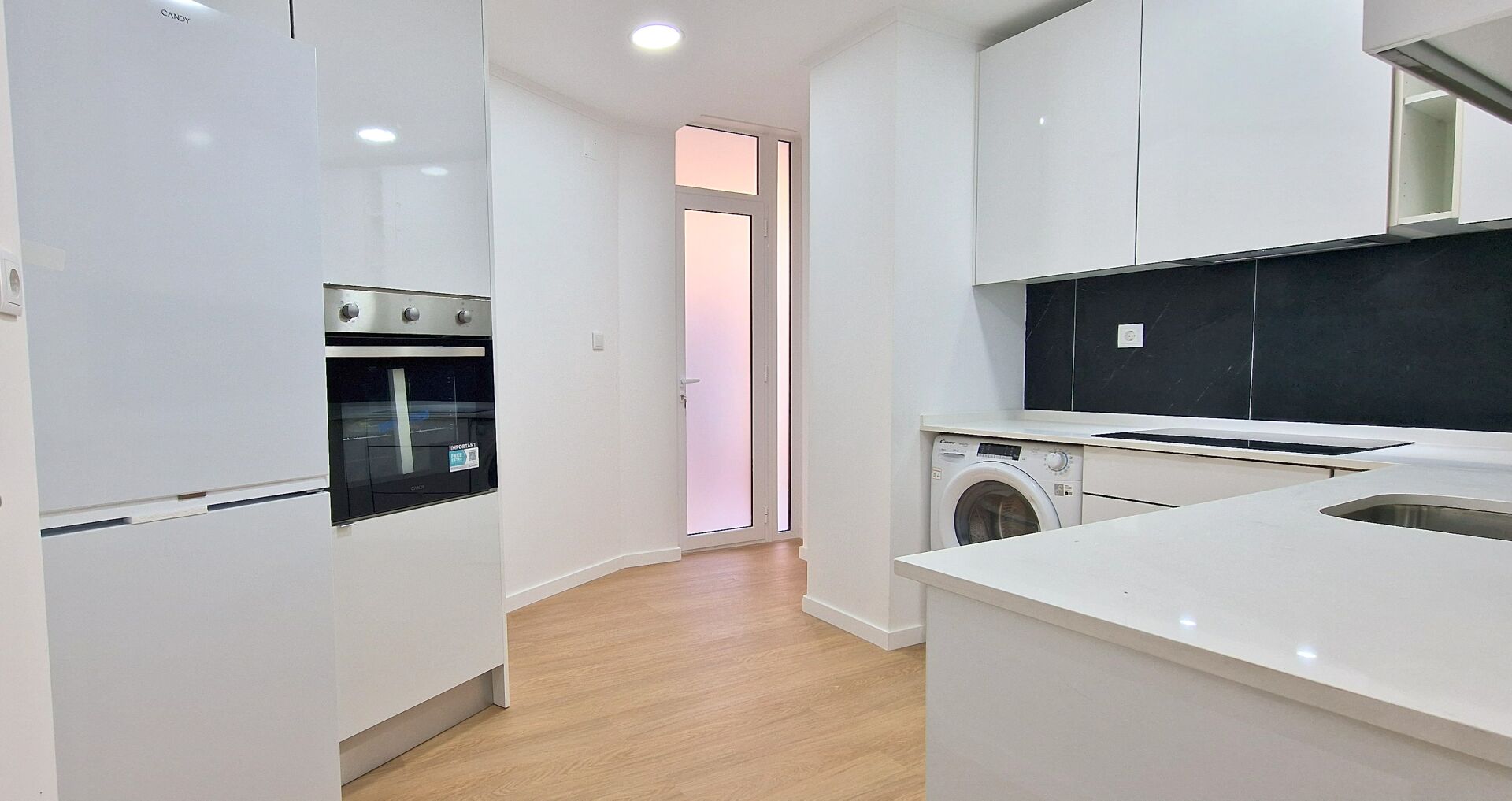 Encantador Refúgio Familiar no Coração de um Bairro Vibrante – Visite e Surpreenda-se!
