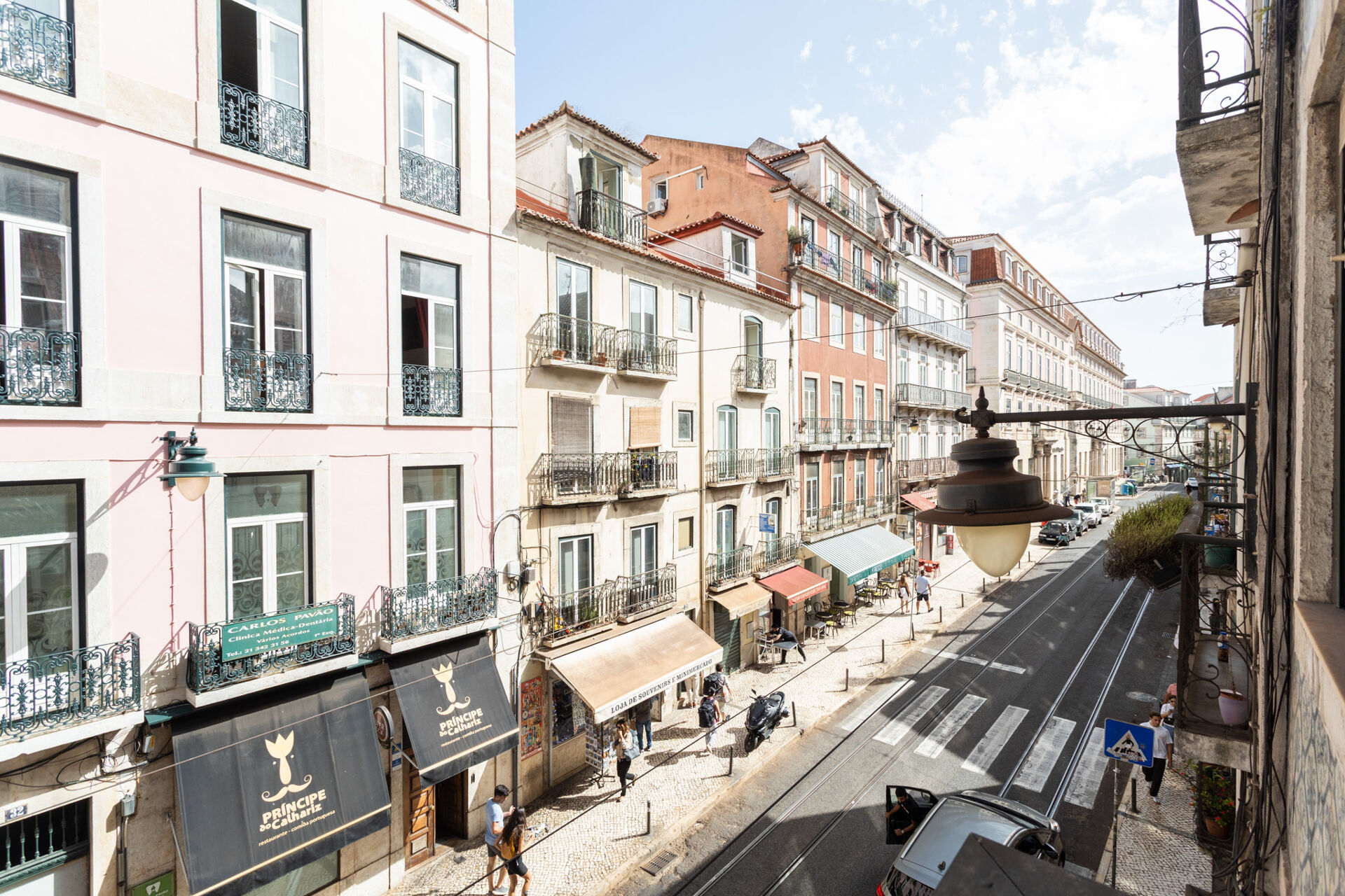 Apartamento com 6 assoalhadas no Coração de Lisboa: Comodidade e História à Porta!