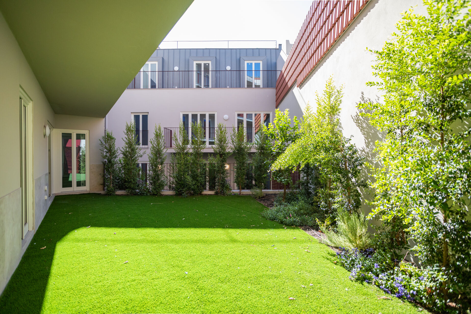 APARTAMENTO T2 DE LUXO, A 3 MINUTOS DA AV. DA LIBERDADE