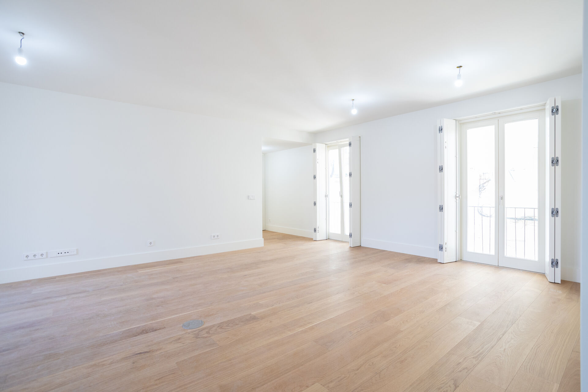 APARTAMENTOS DE LUXO, A 3 MINUTOS DA AV. DA LIBERDADE