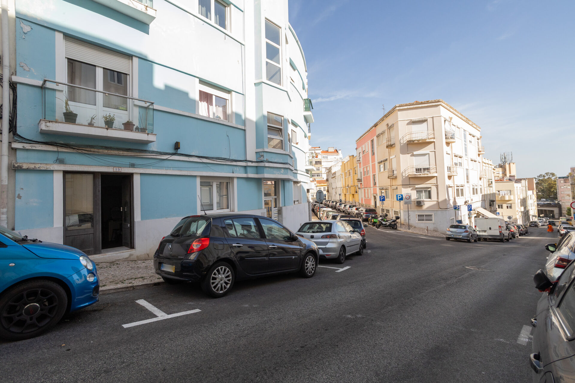 Loja com montra na Penha de França: Oportunidade Única de Investimento!