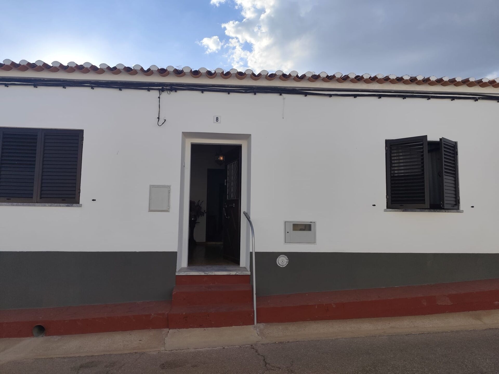 Moradia Terrea com garagem e quintal