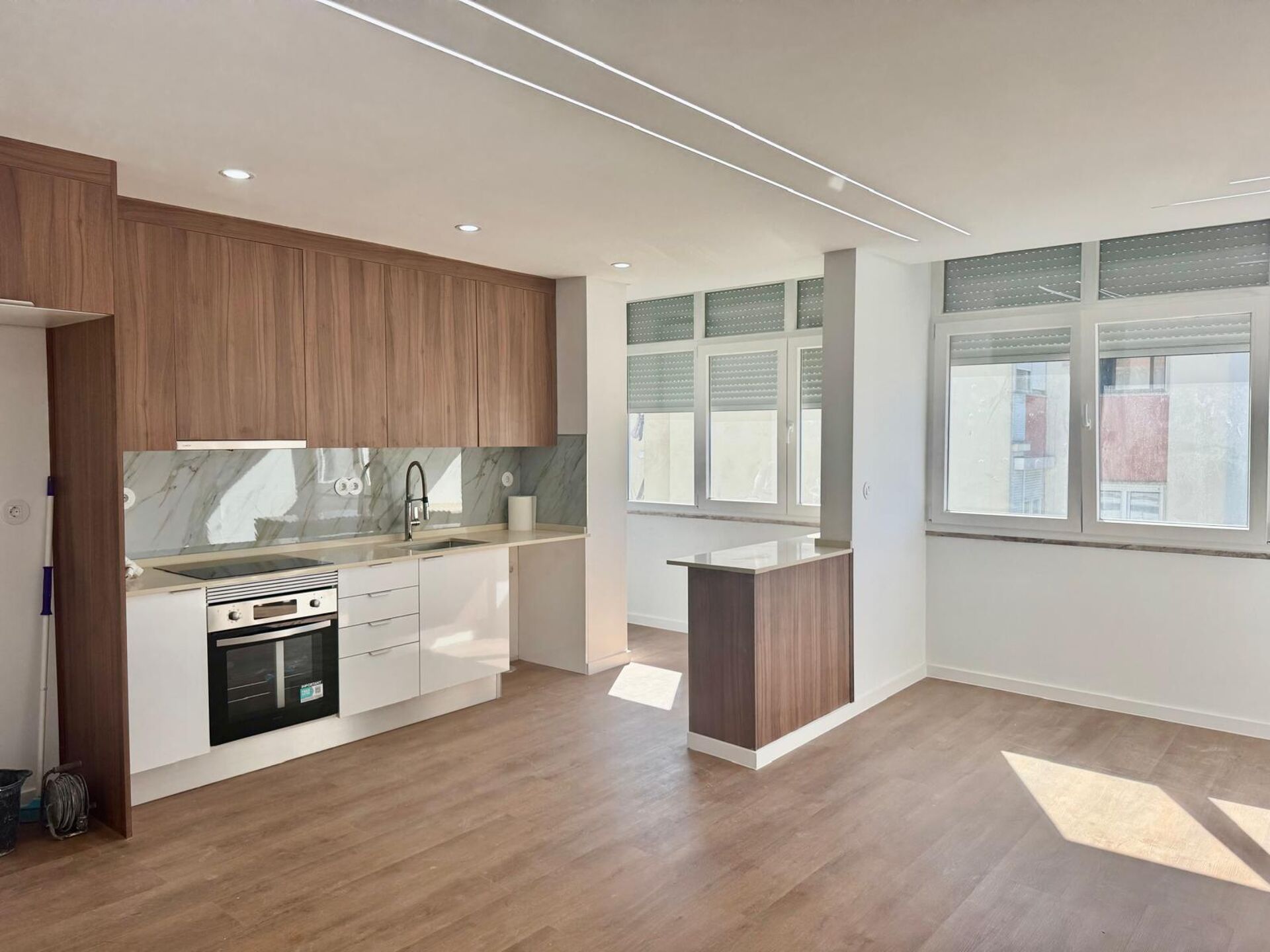 Magnífico T3  junto de Vila Chã: O Seu Refúgio Tranquilo com Suíte Privada e Varanda Espaçosa!