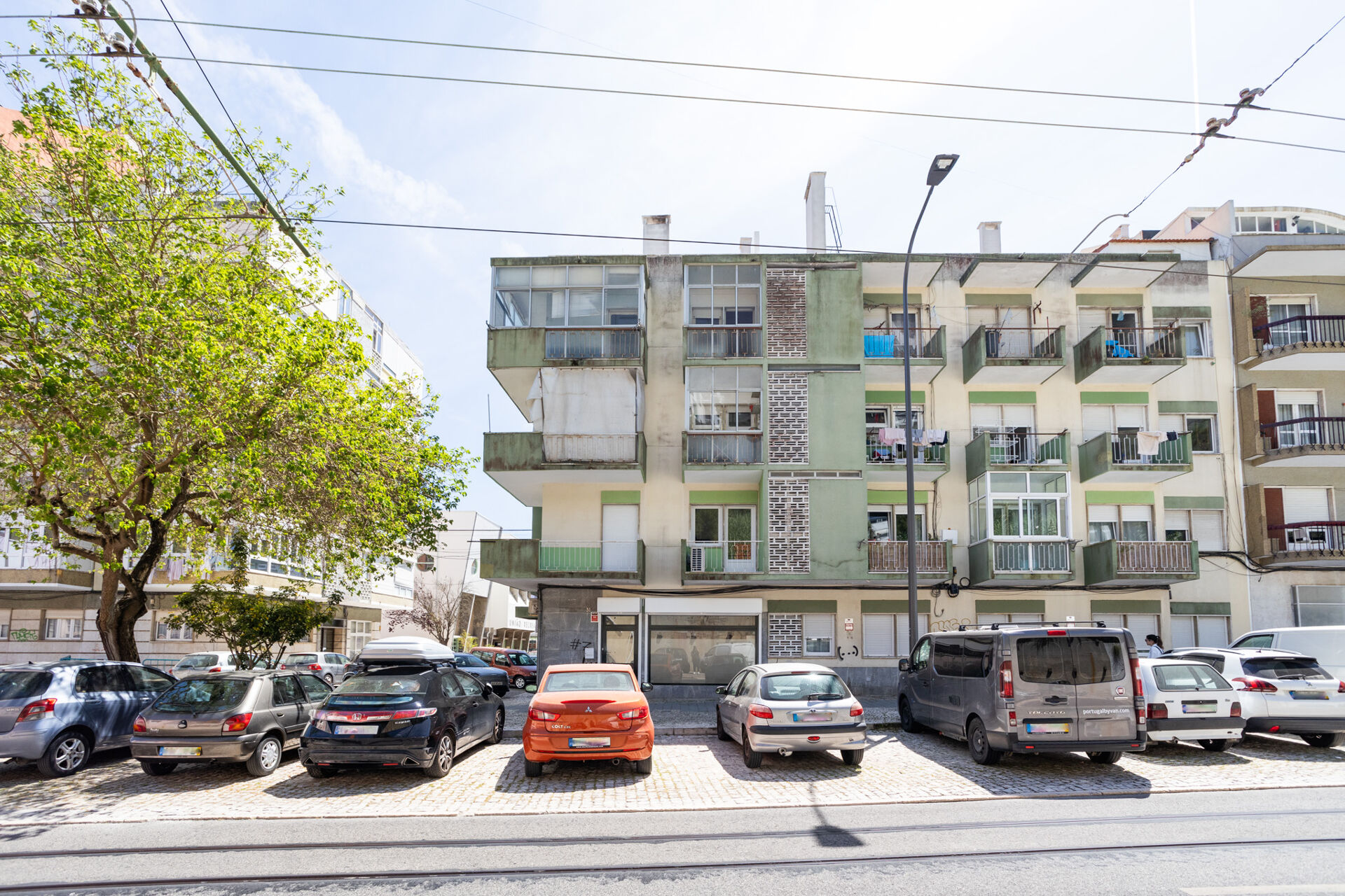 Apartamento T2 ARRENDADO no Dafundo
