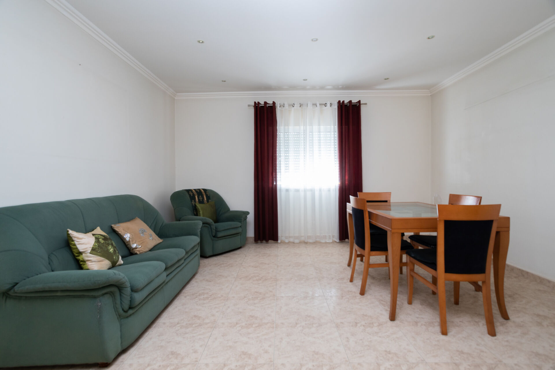 Apartamento T2 para Arrendar em Belas