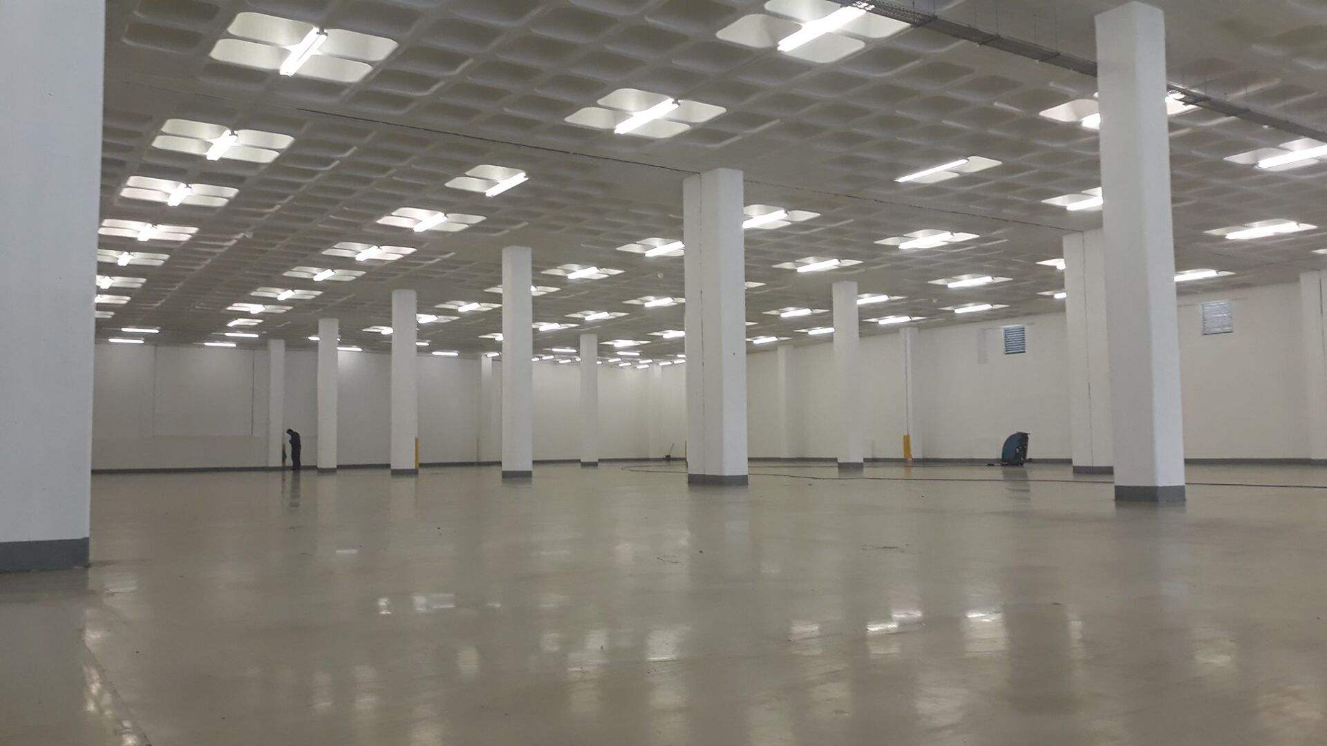 Faça a gestão da sua empresa no coração desta importante zona de negócios de Alhos Vedros.