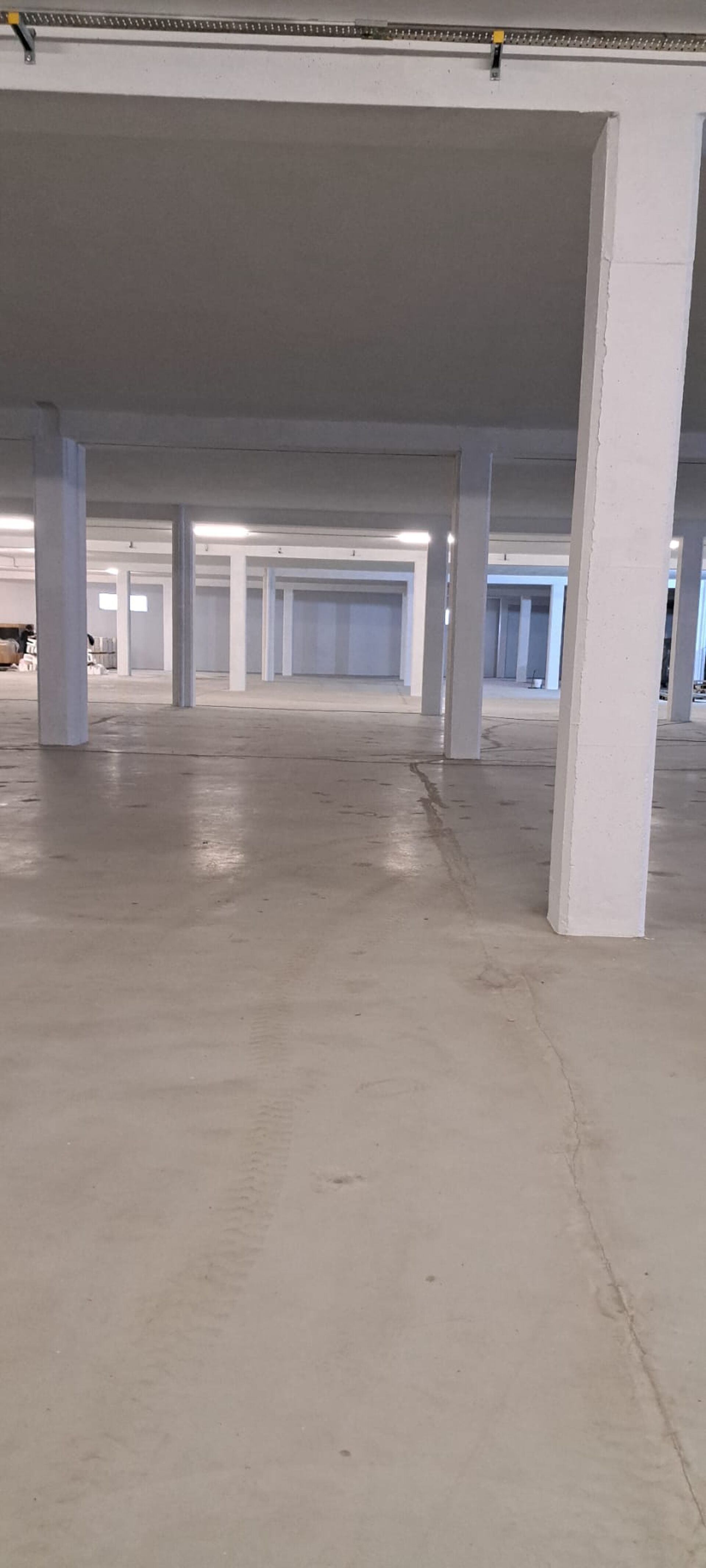 Faça a gestão da sua empresa no coração desta importante zona de negócios de Alhos Vedros.