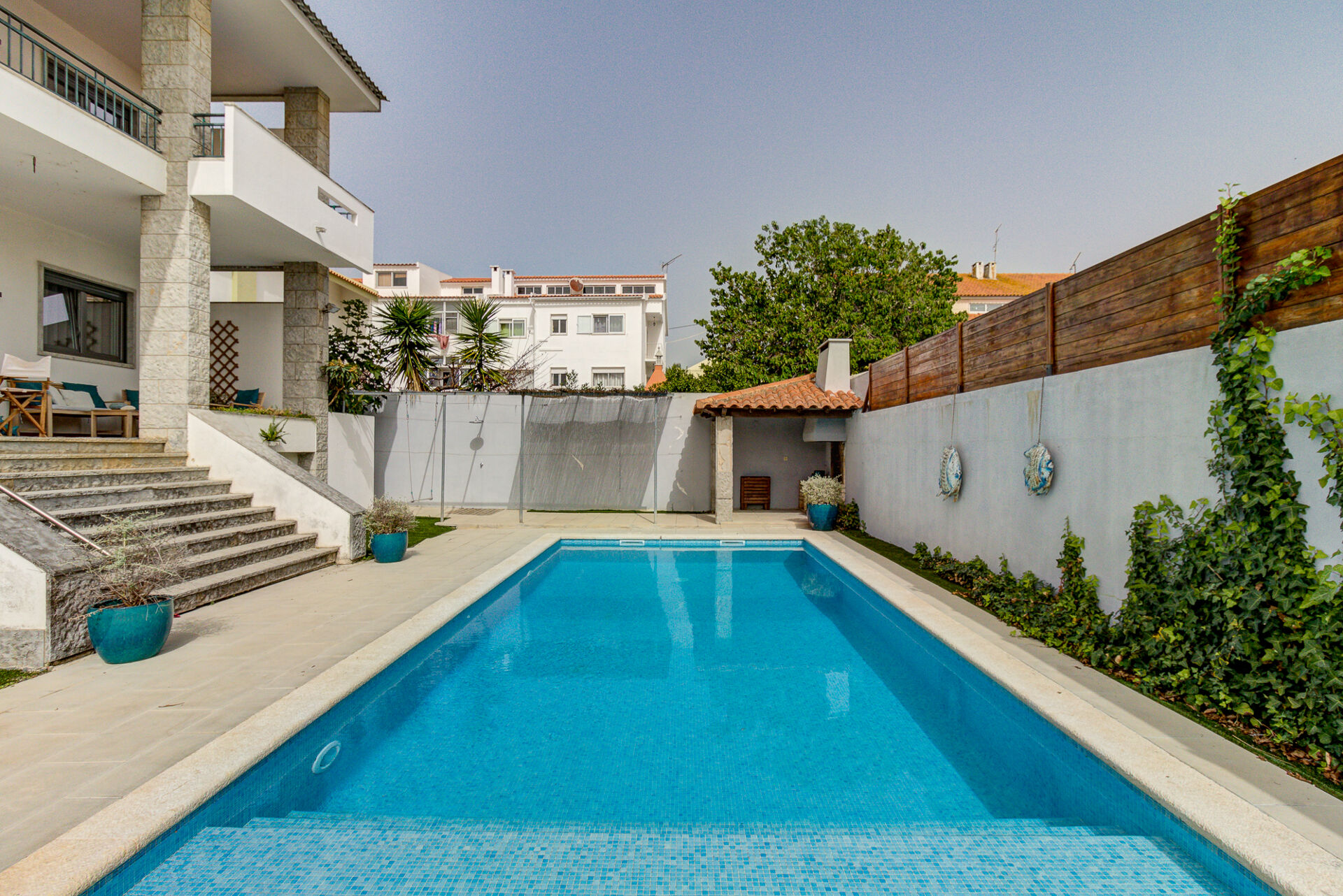 Moradia independente em Fanqueiro Loures com piscina
