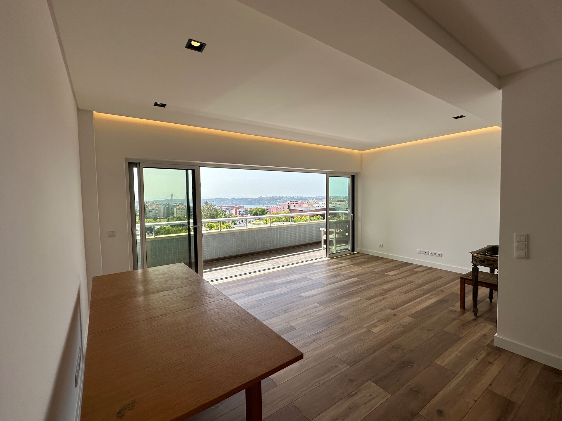 Apartamento T4 nas  Torres do Restelo