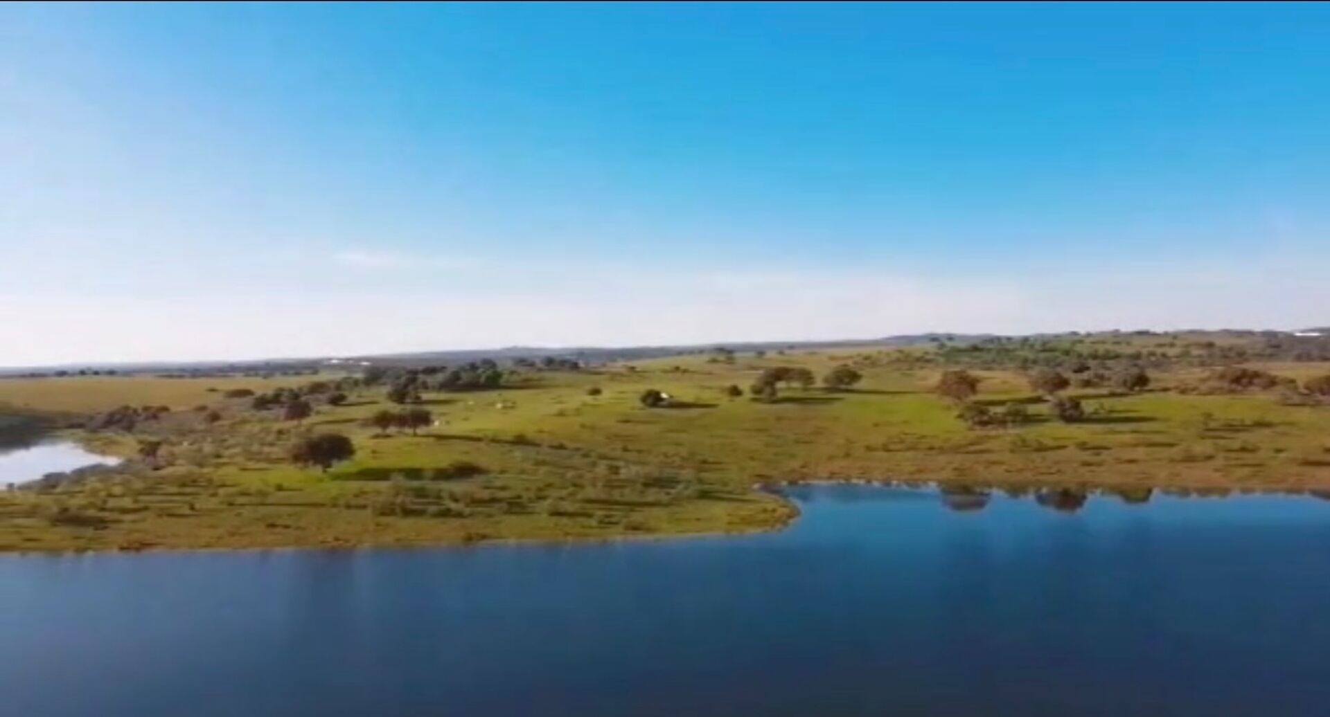 Terreno de 158.000 m2 nas margens do Alqueva