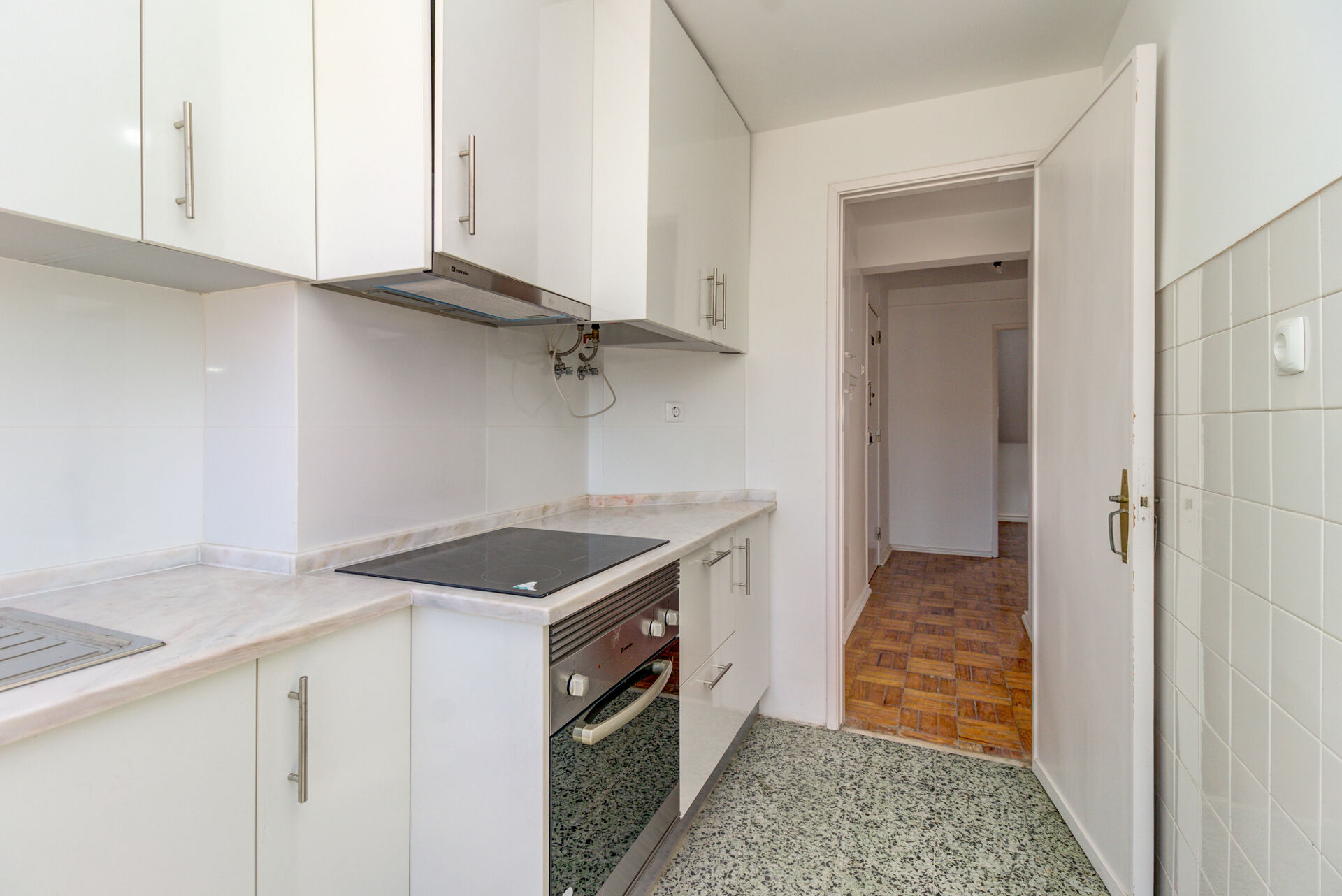 T1 com varanda, em Alvalade