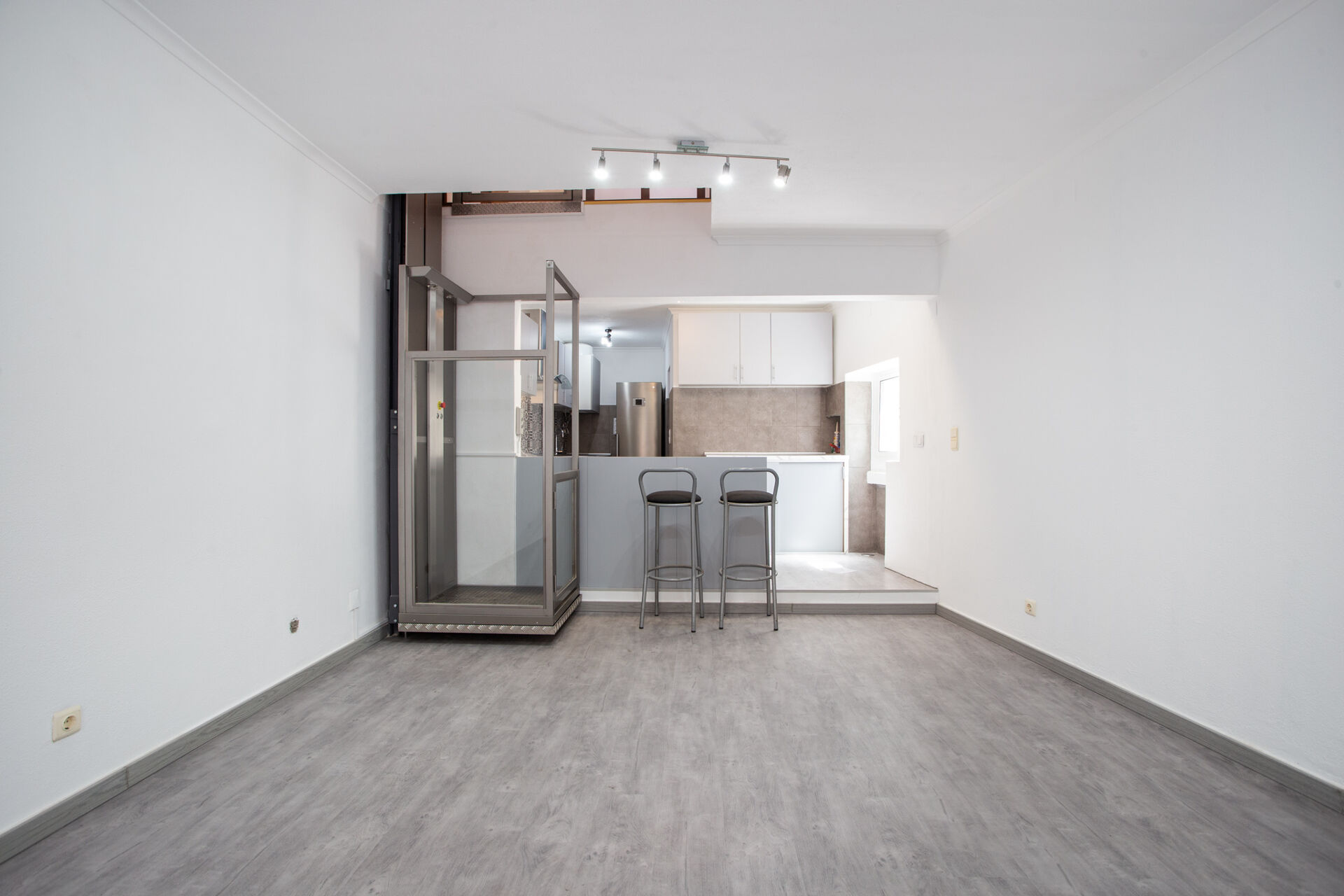 Moradia Duplex, com 2 quartos, junto à Igreja da Memória