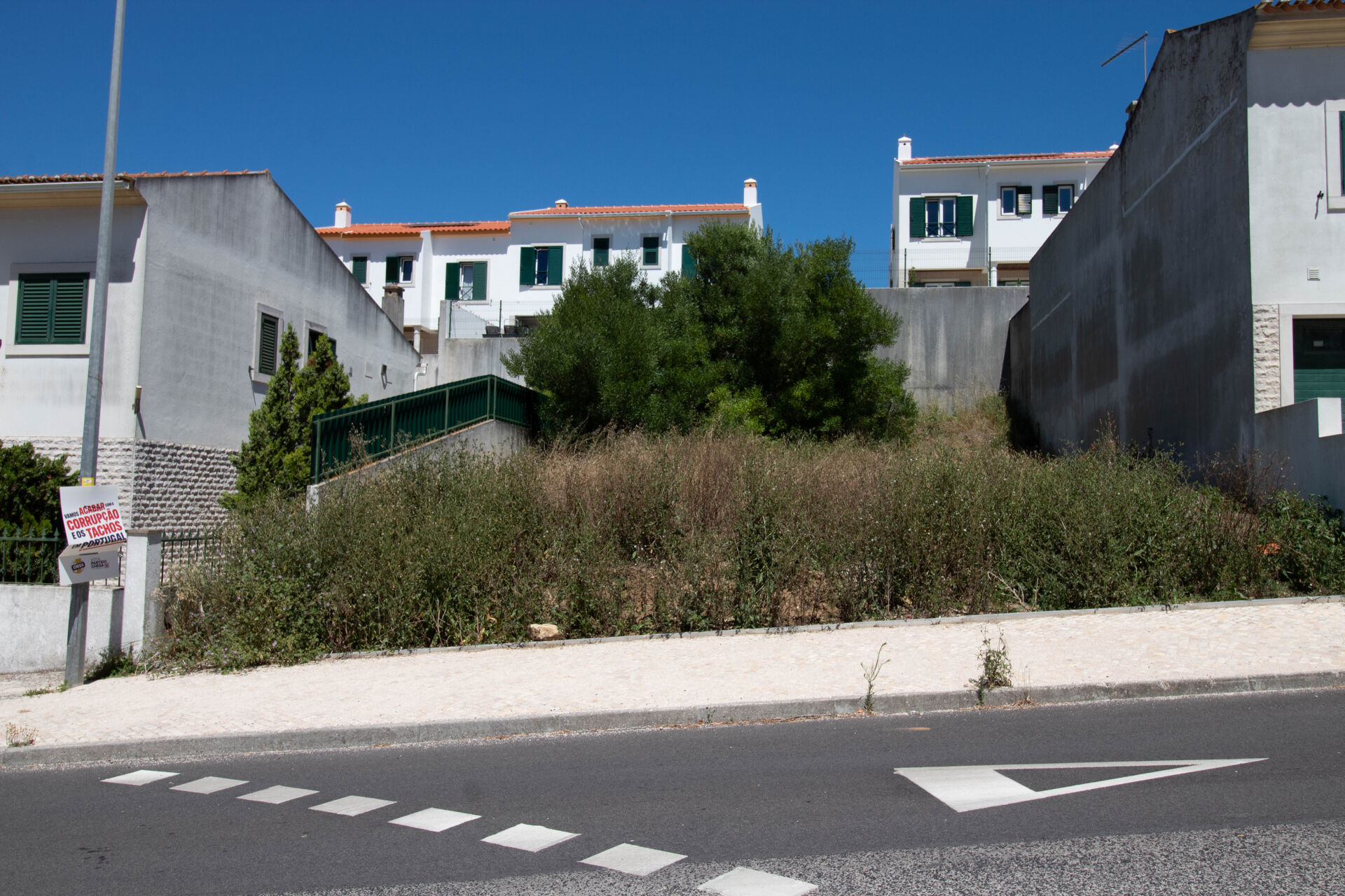 Terreno Urbano em Zona Tranquila de Moradias, em Sobral de Monte Agraço .