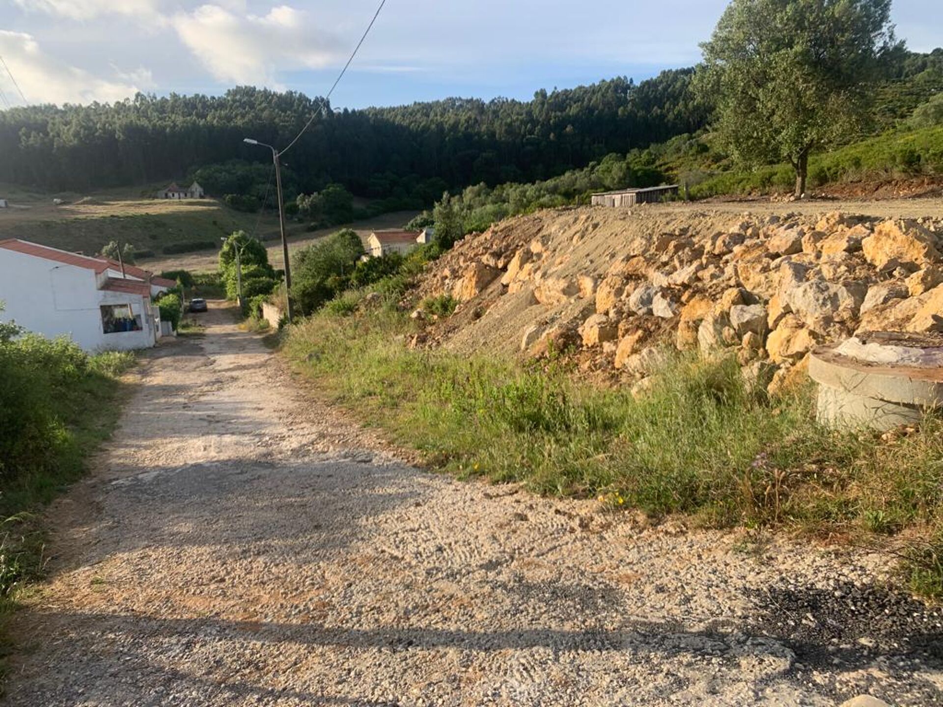 Terreno Urbano de 600m2 para construção unifamiliar ou construção de 2 moradias Geminadas