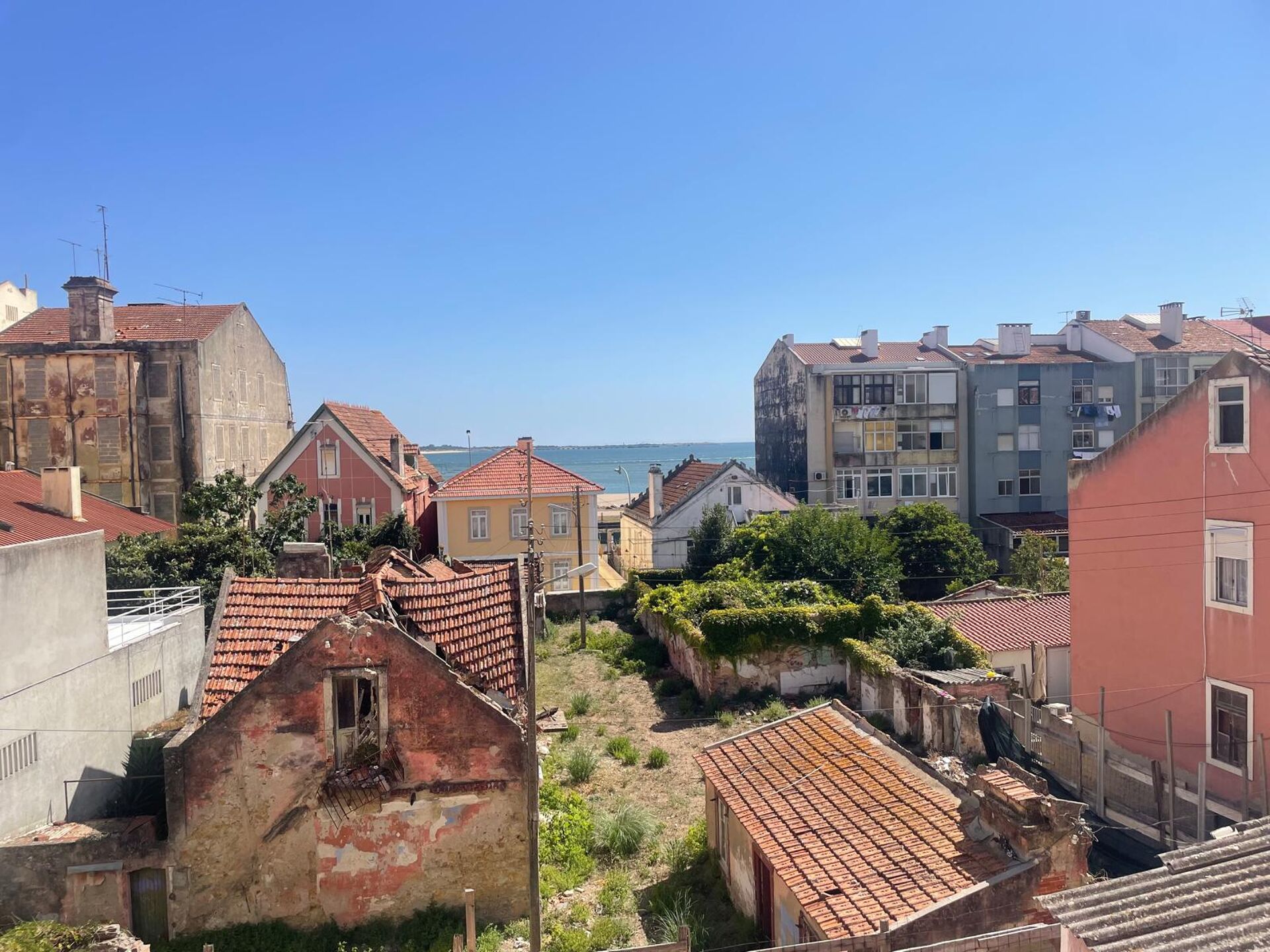 APARTAMENTO T3 DUPLEX NO DAFUNDO